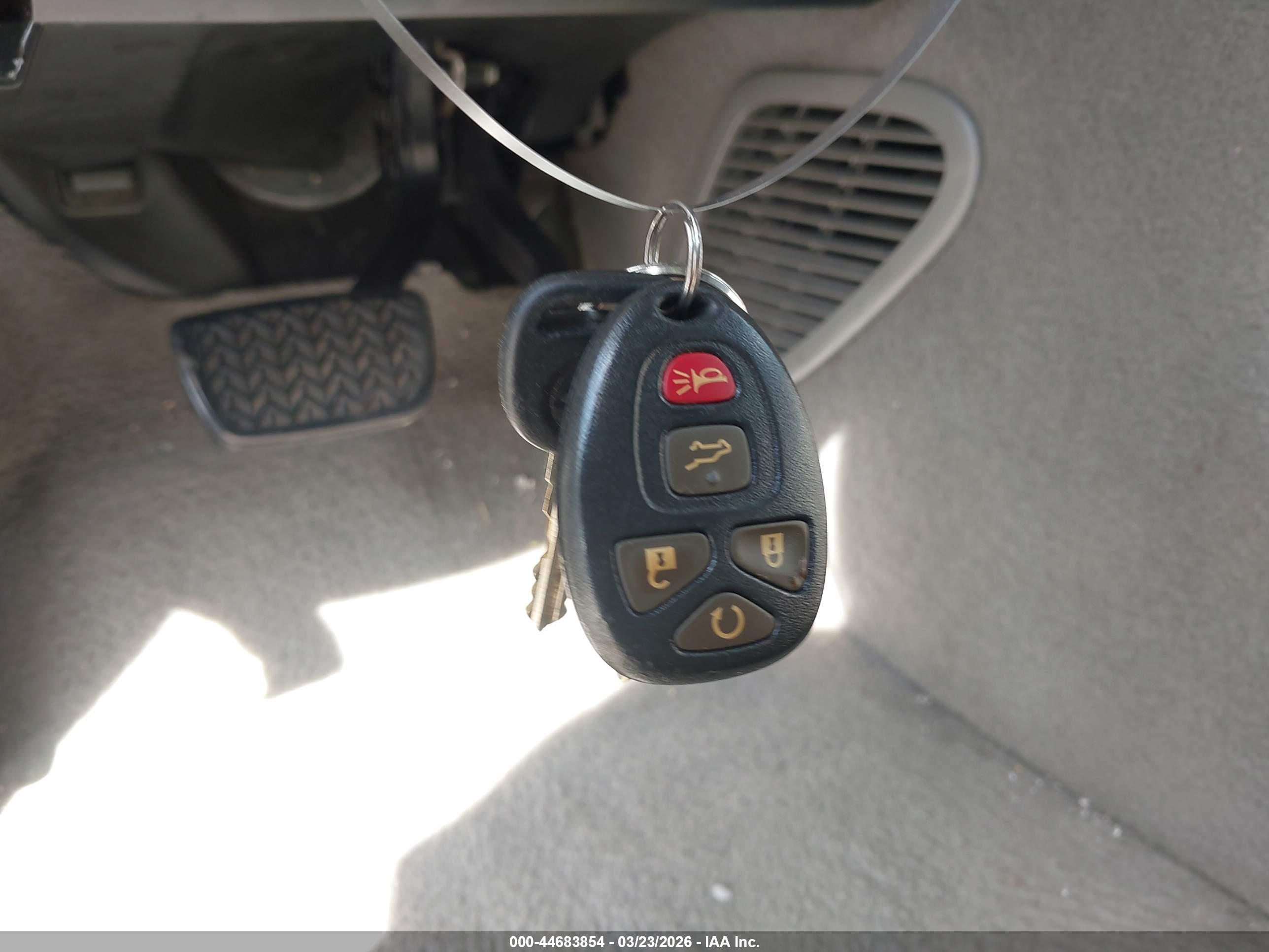 CHEVROLET TRAVERSE image 11