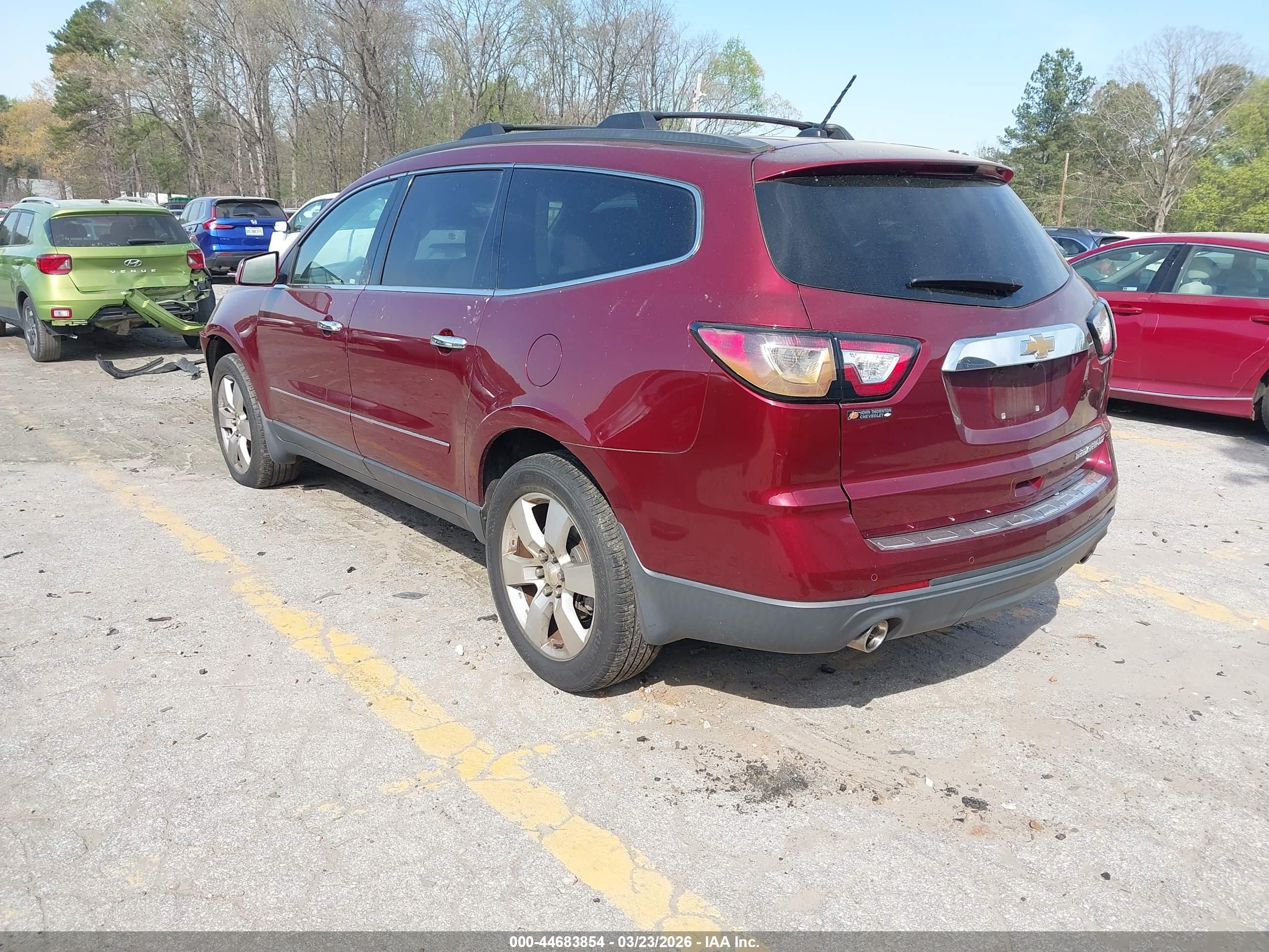 CHEVROLET TRAVERSE image 3