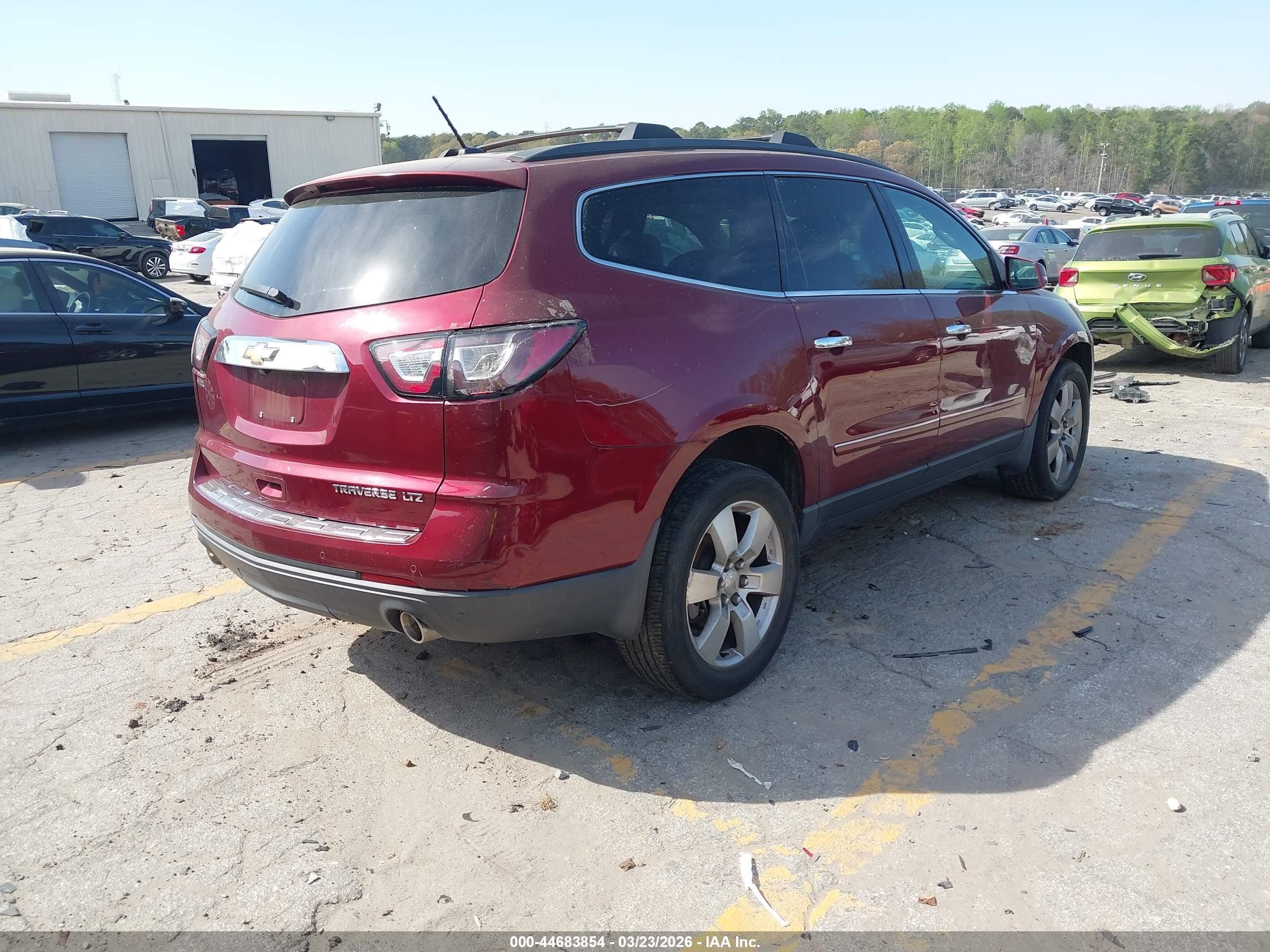 CHEVROLET TRAVERSE image 4
