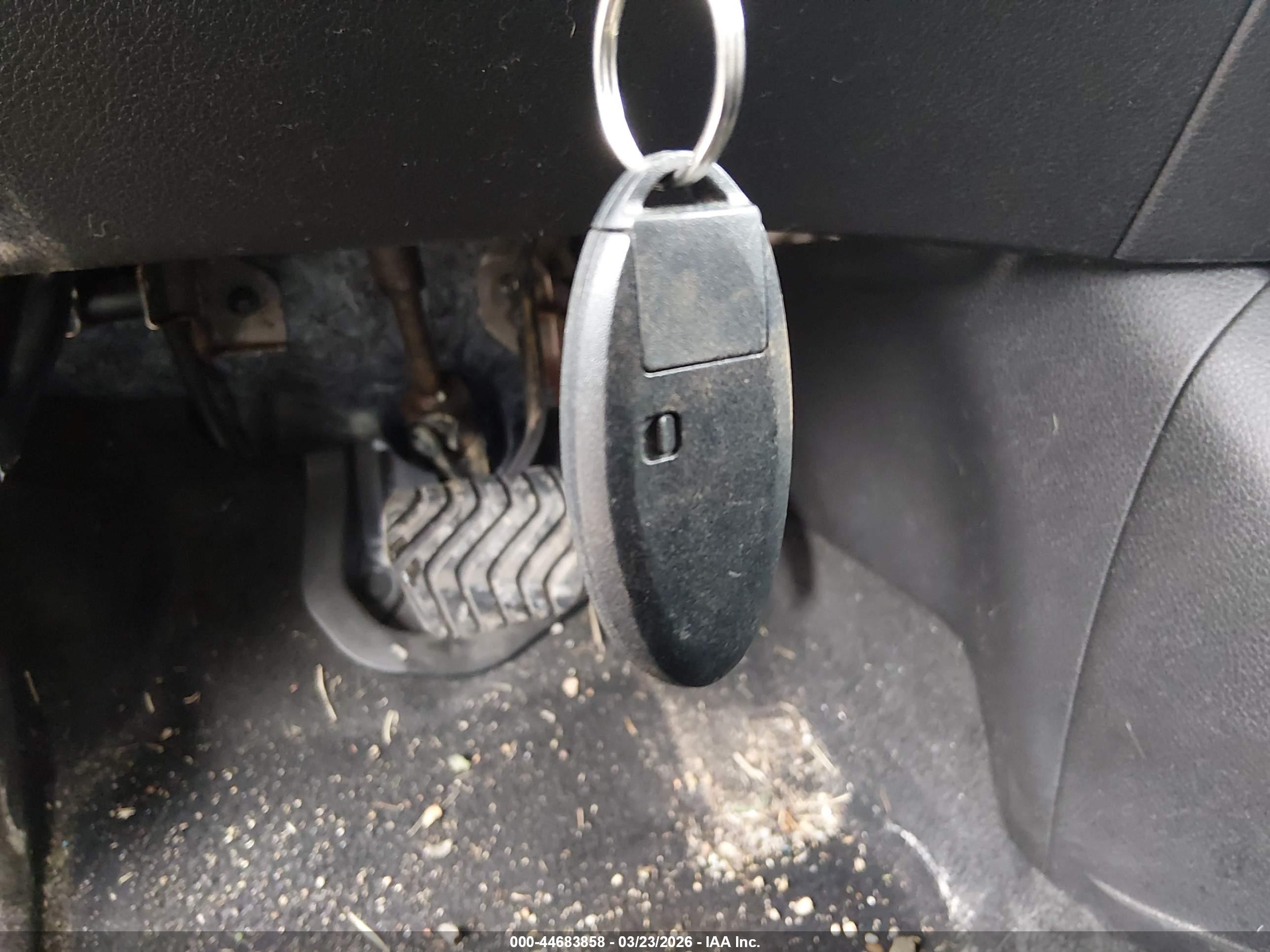 NISSAN ROGUE image 11