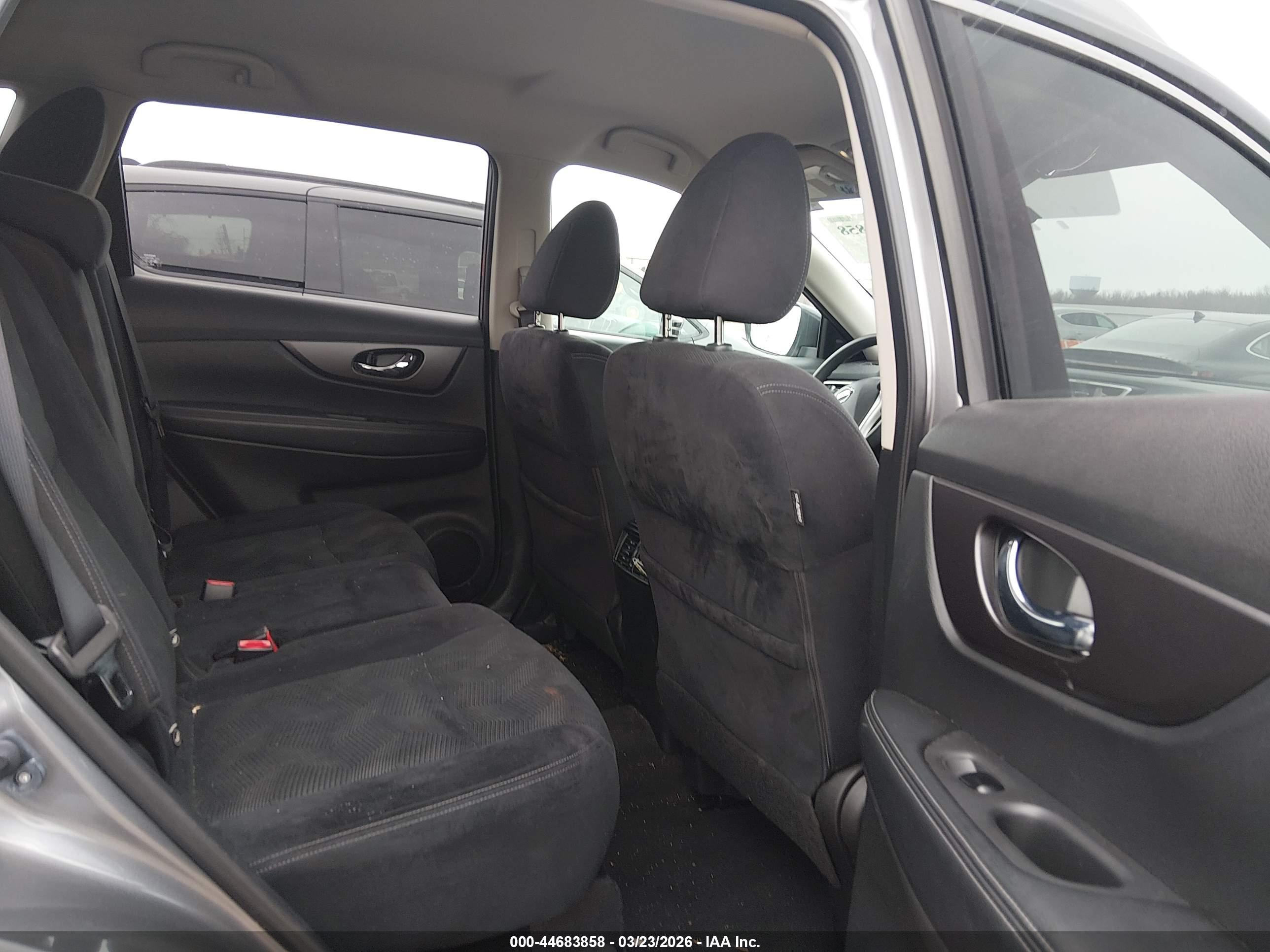 NISSAN ROGUE image 8