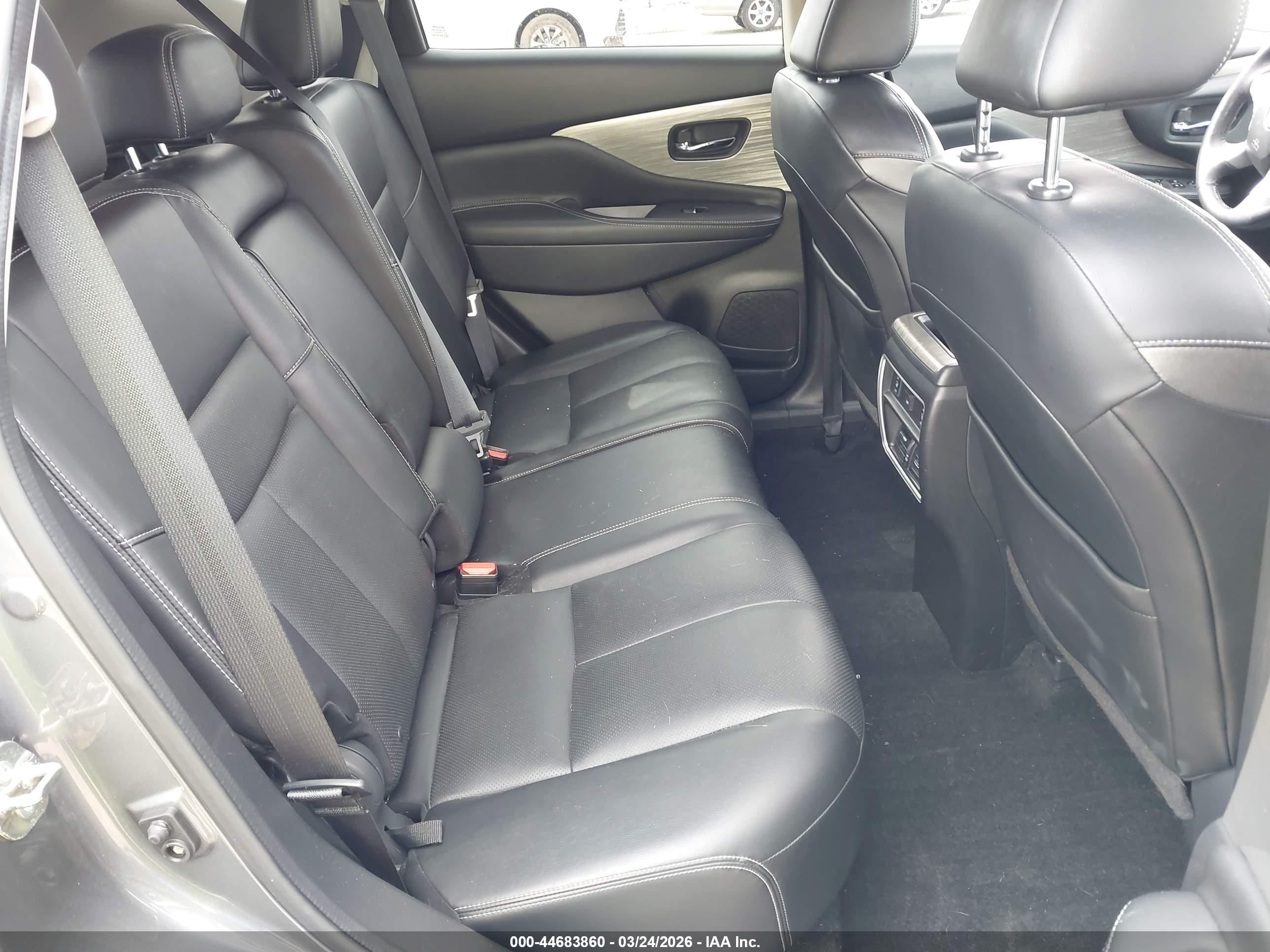 NISSAN MURANO image 8