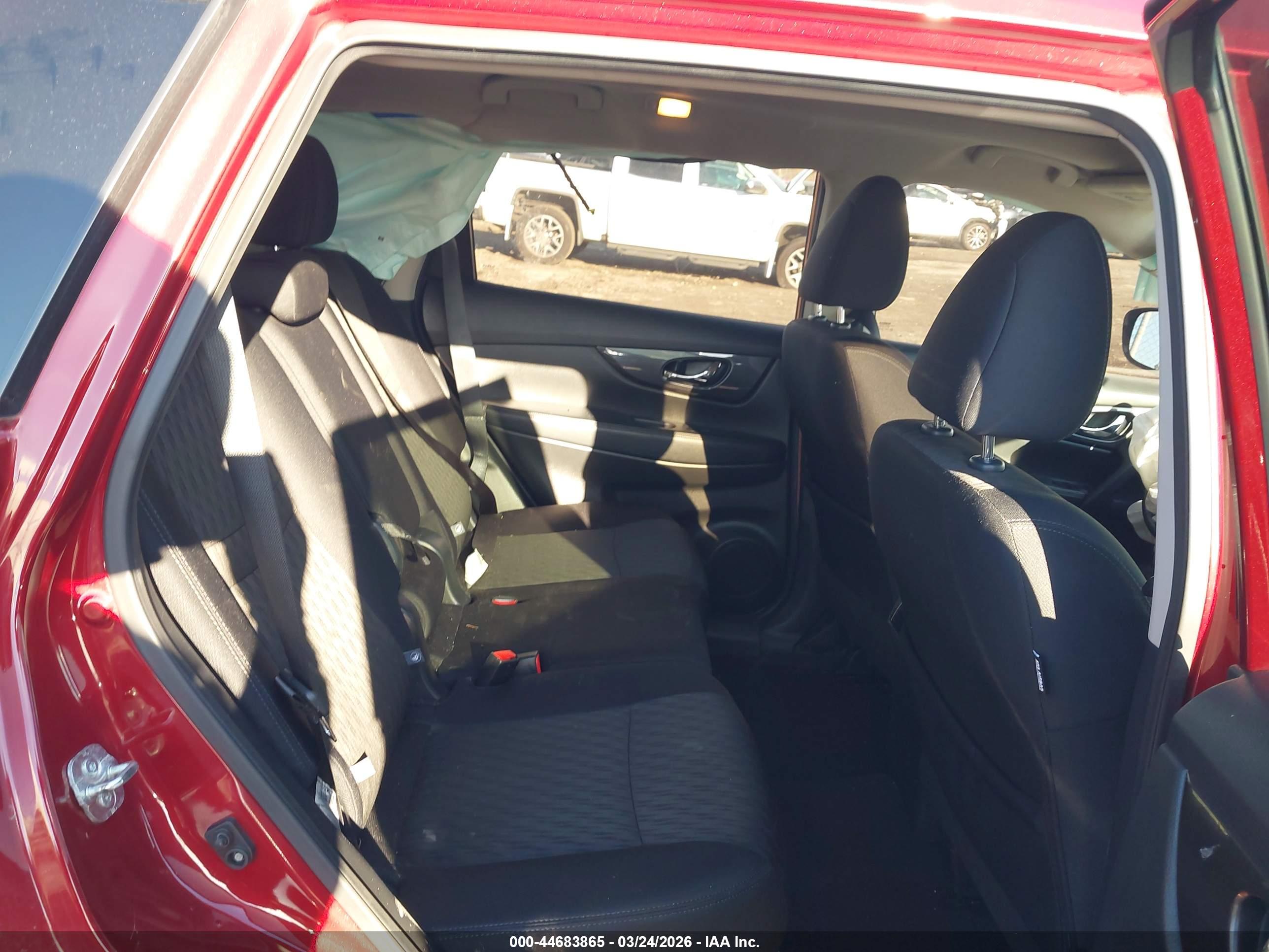 NISSAN ROGUE image 8