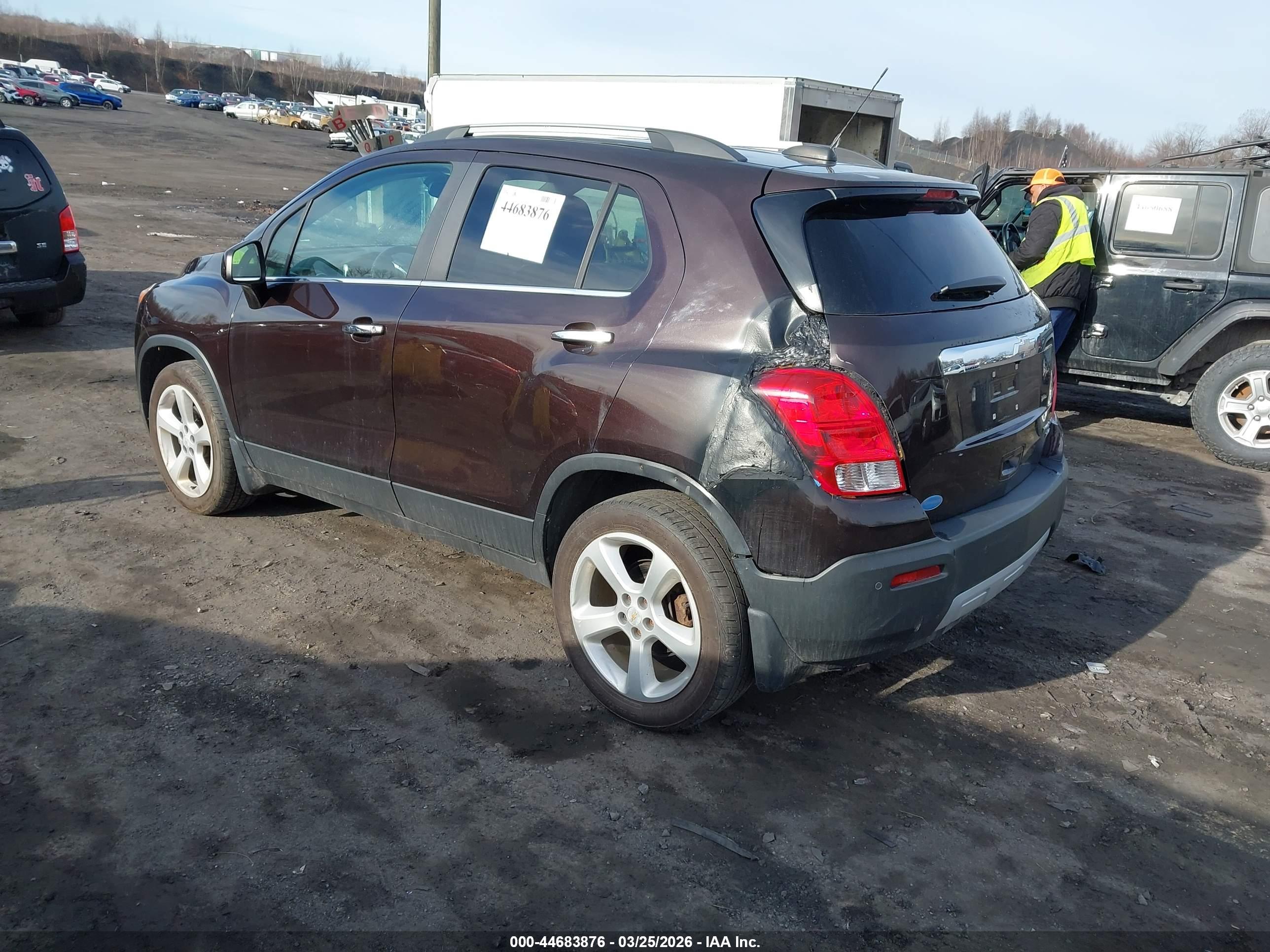 CHEVROLET TRAX image 3