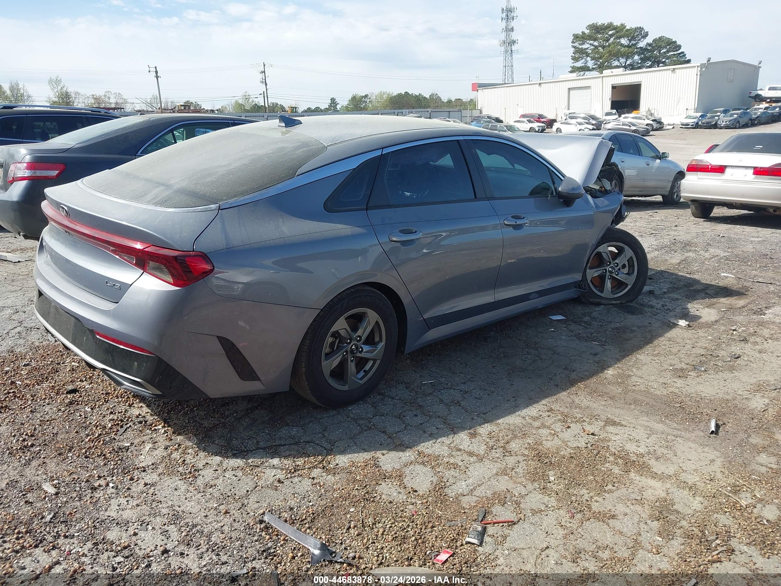 KIA K5 image 4