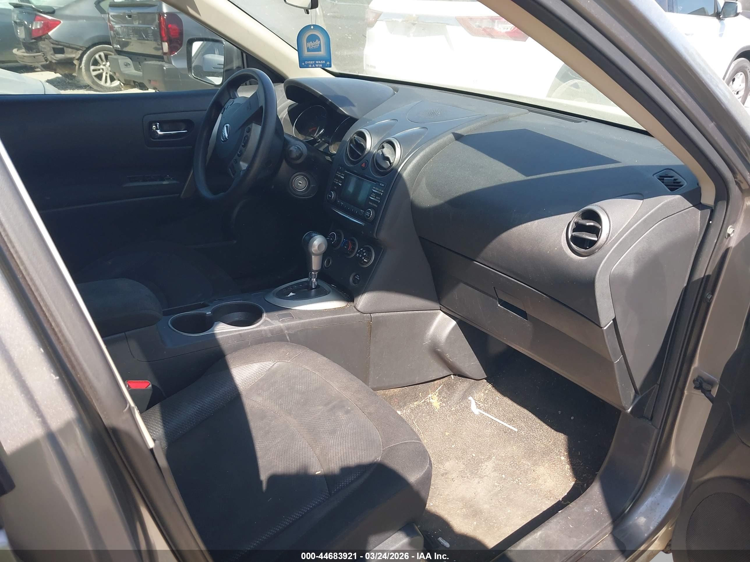 NISSAN ROGUE image 5
