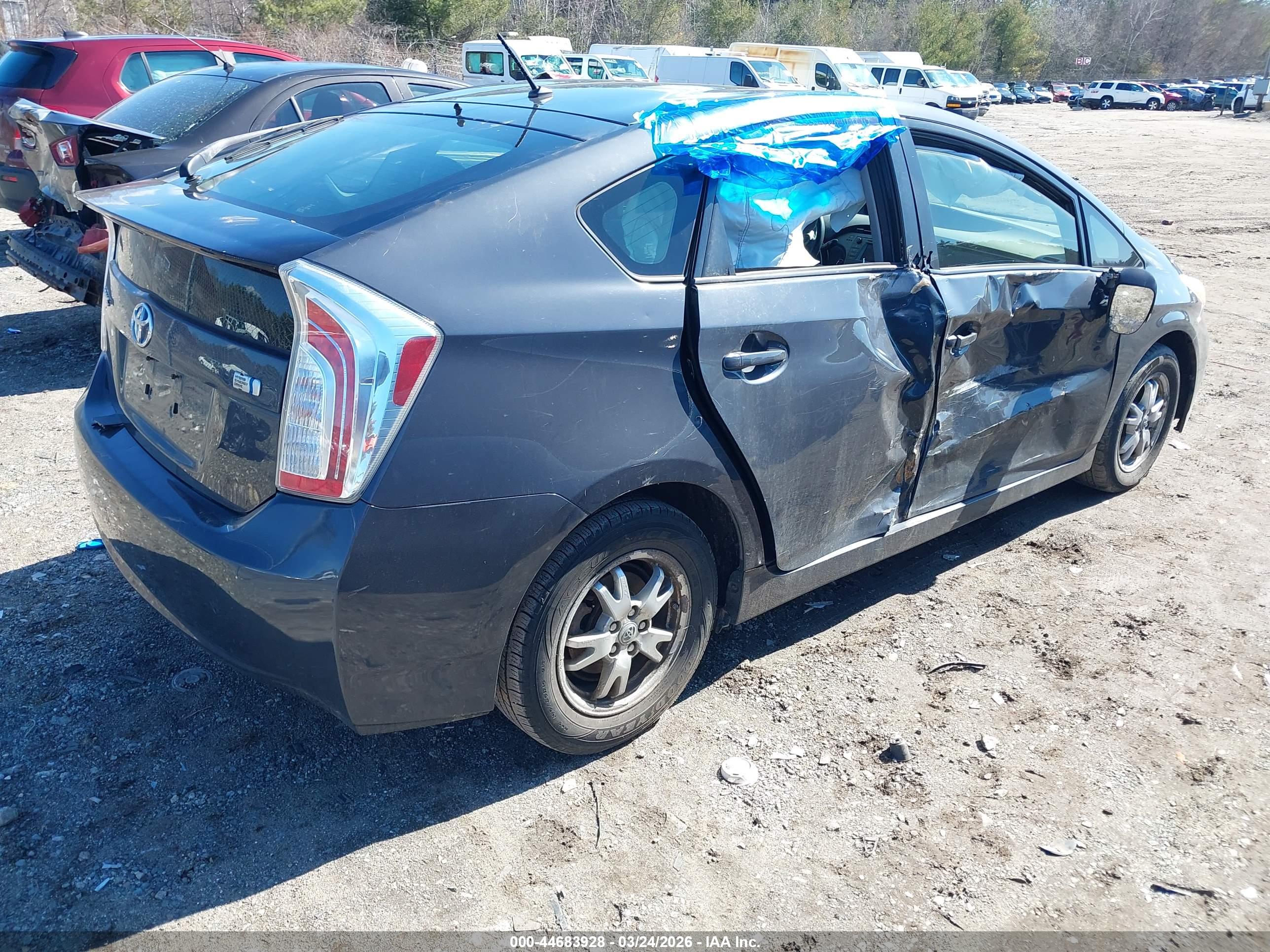 TOYOTA PRIUS image 4