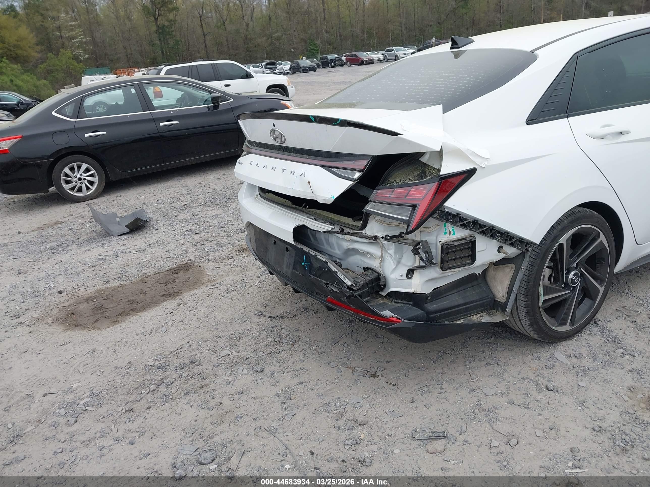 HYUNDAI ELANTRA image 6