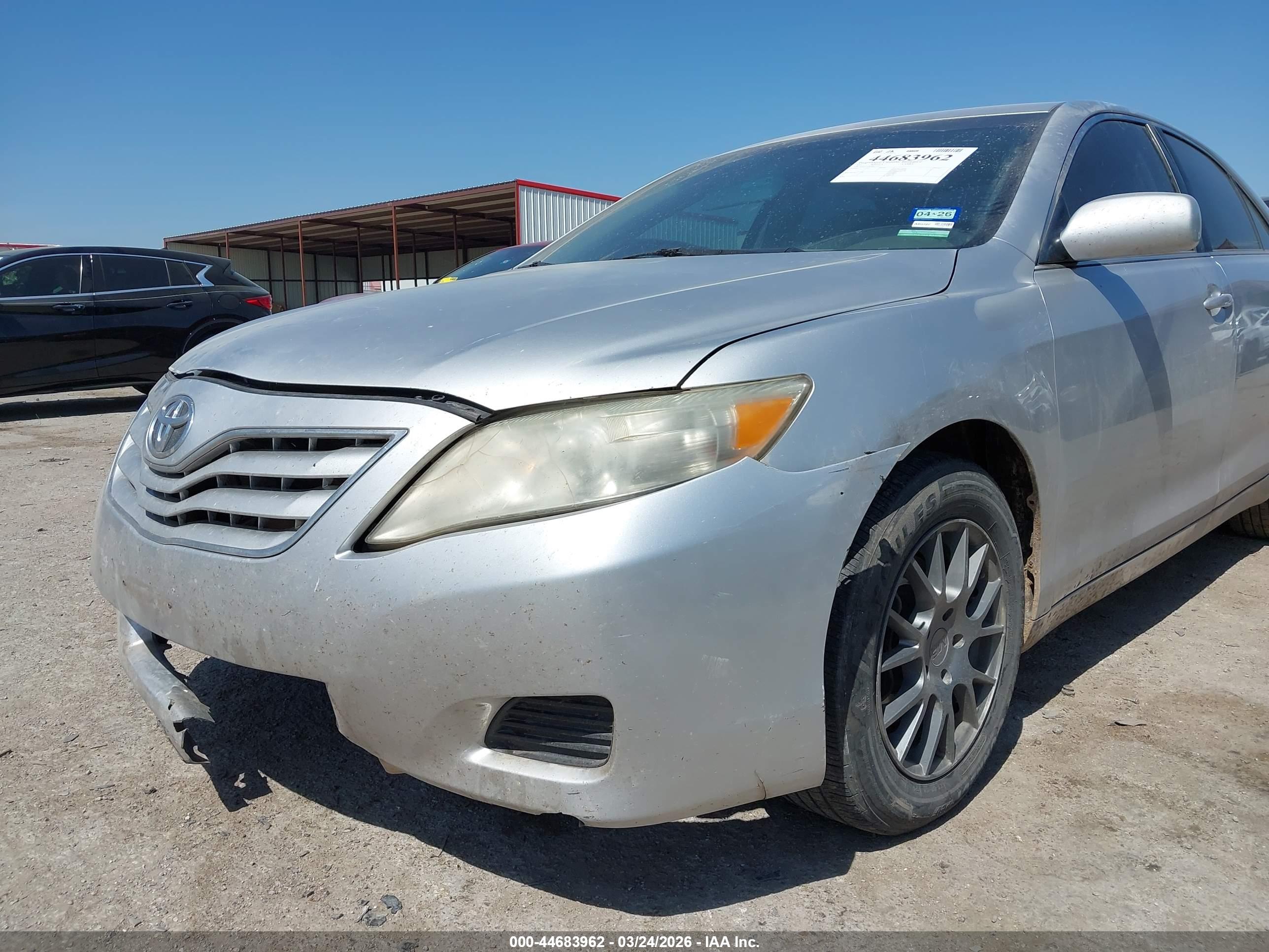 TOYOTA CAMRY image 6