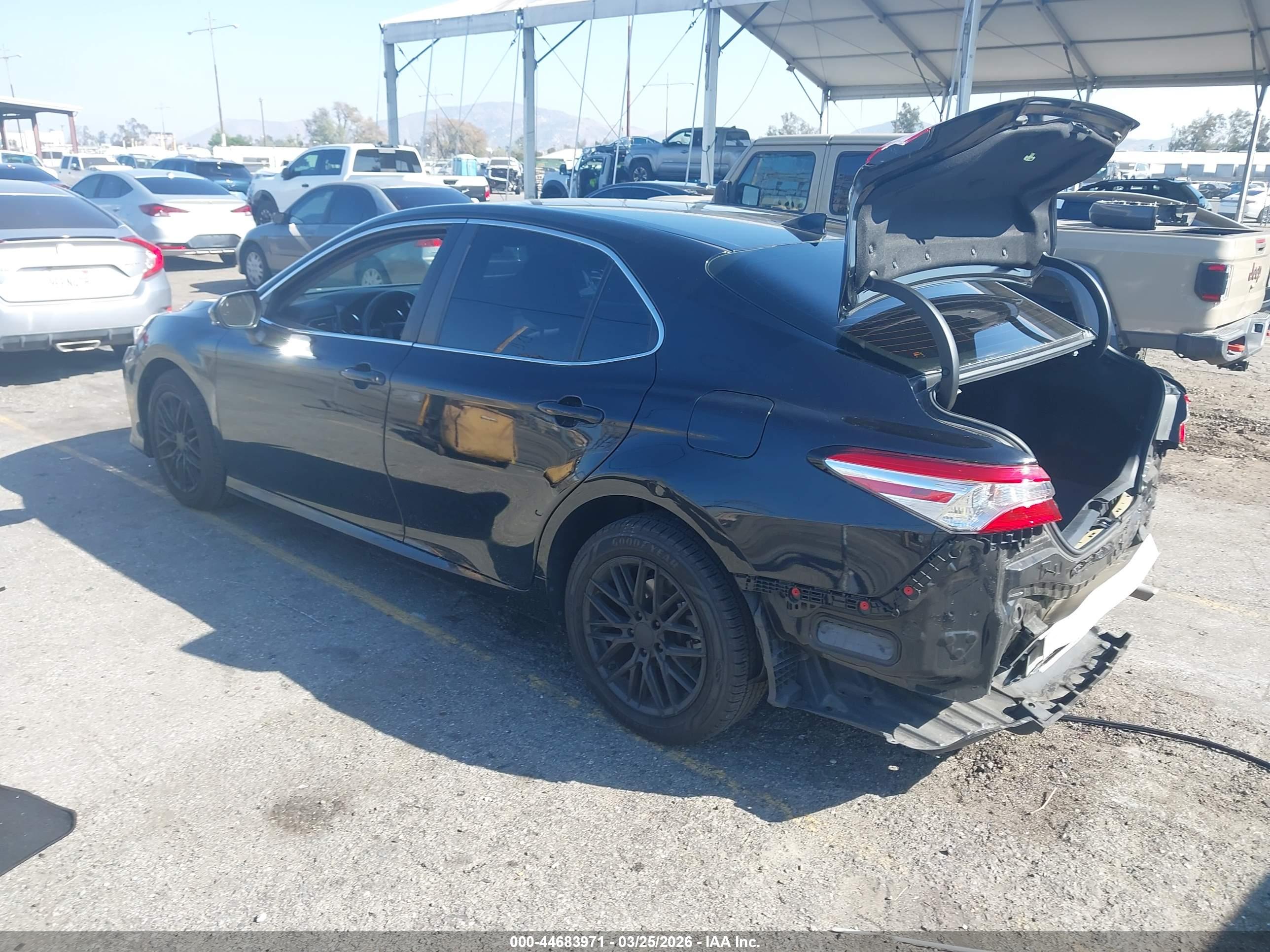 TOYOTA CAMRY image 3