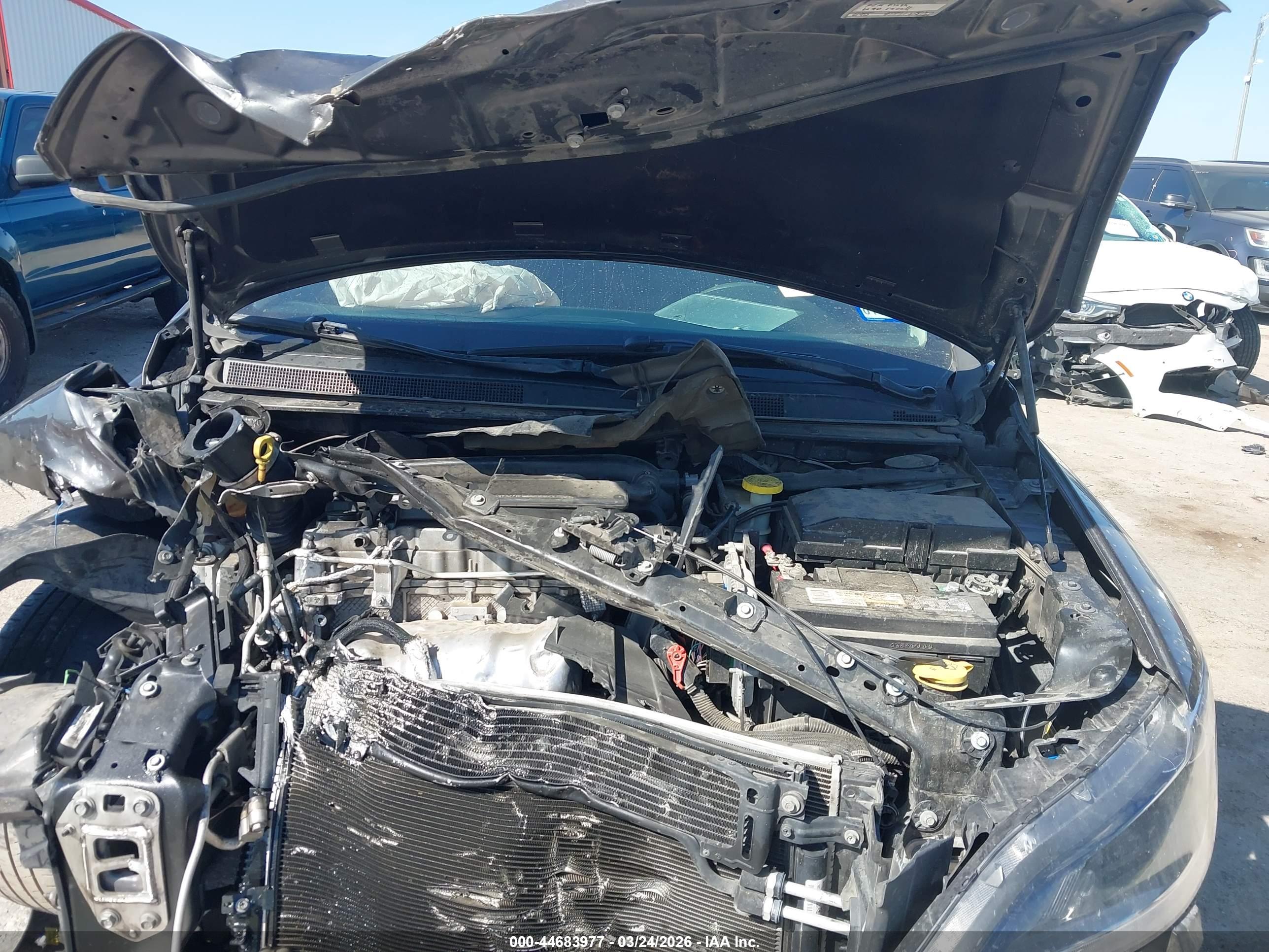 CHRYSLER 200 image 10