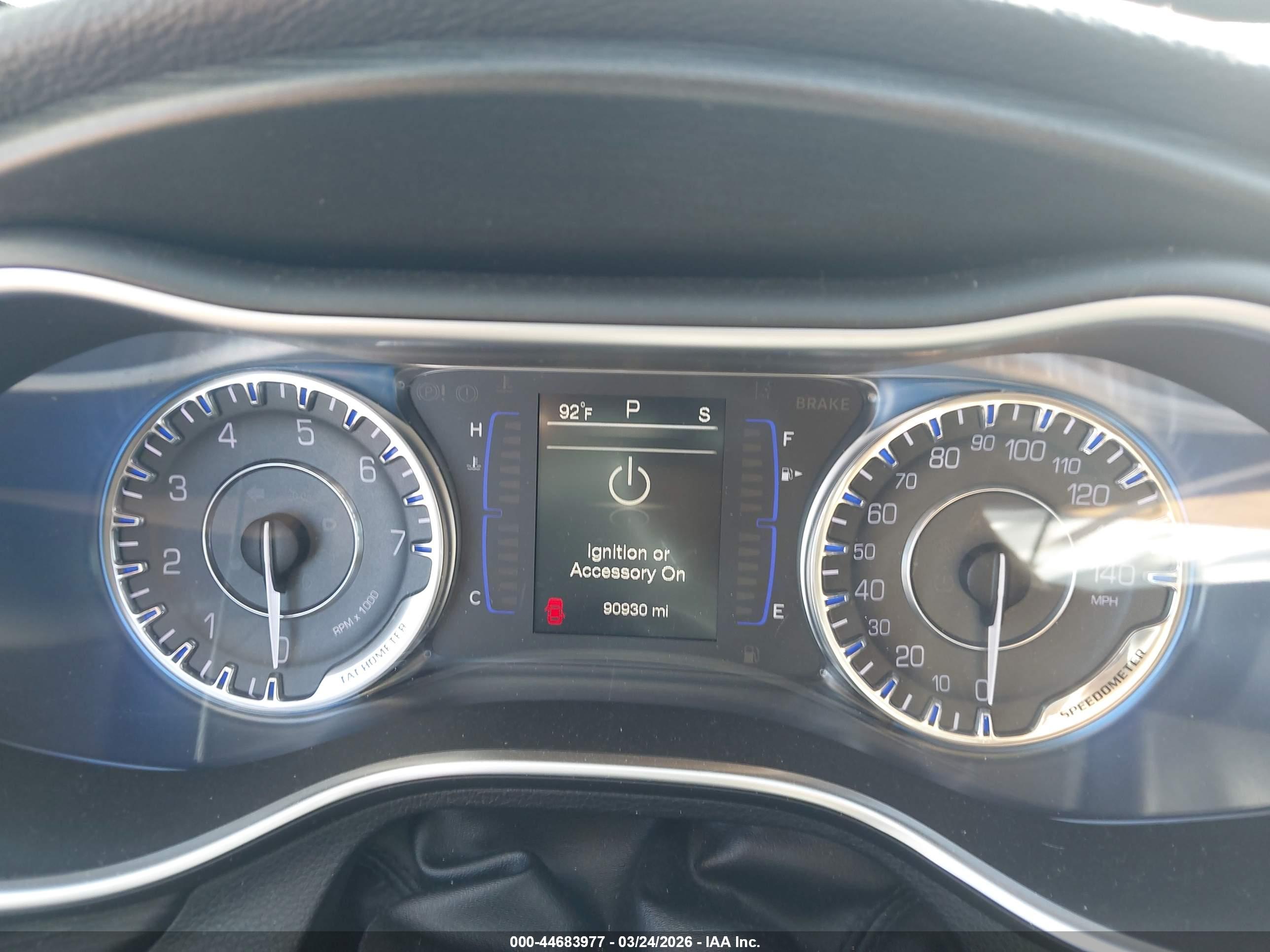 CHRYSLER 200 image 7