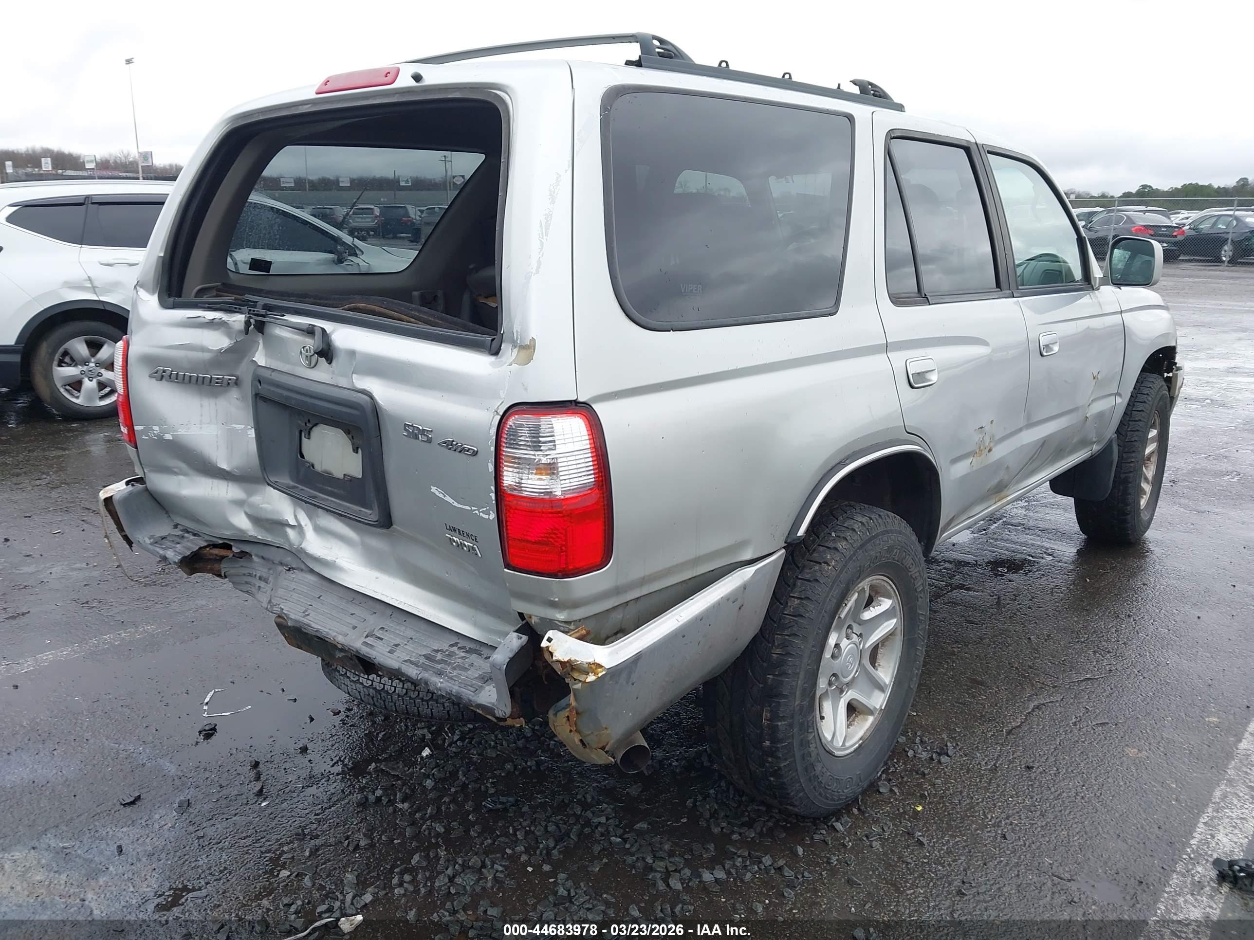 TOYOTA 4RUNNER image 4