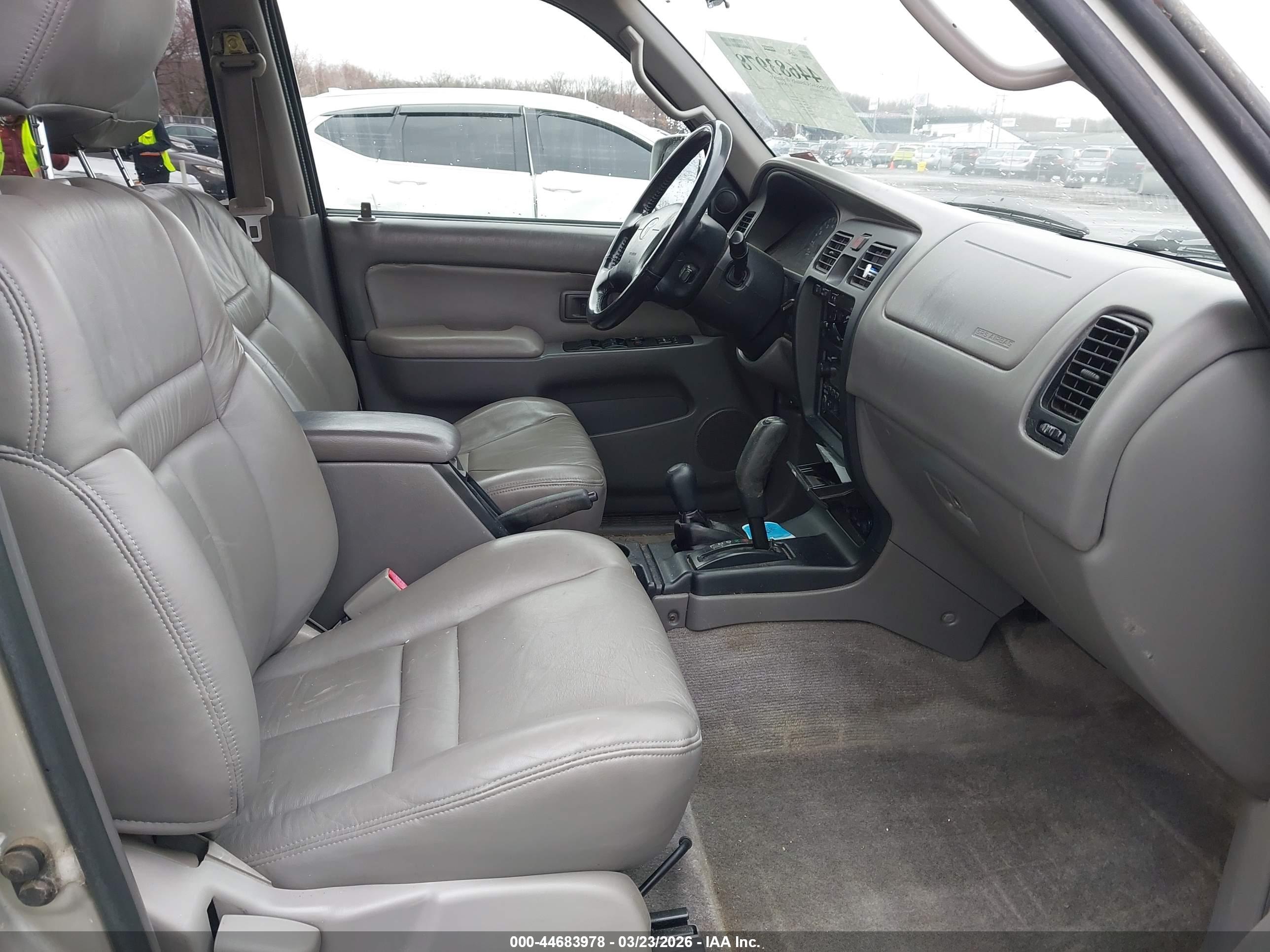 TOYOTA 4RUNNER image 5