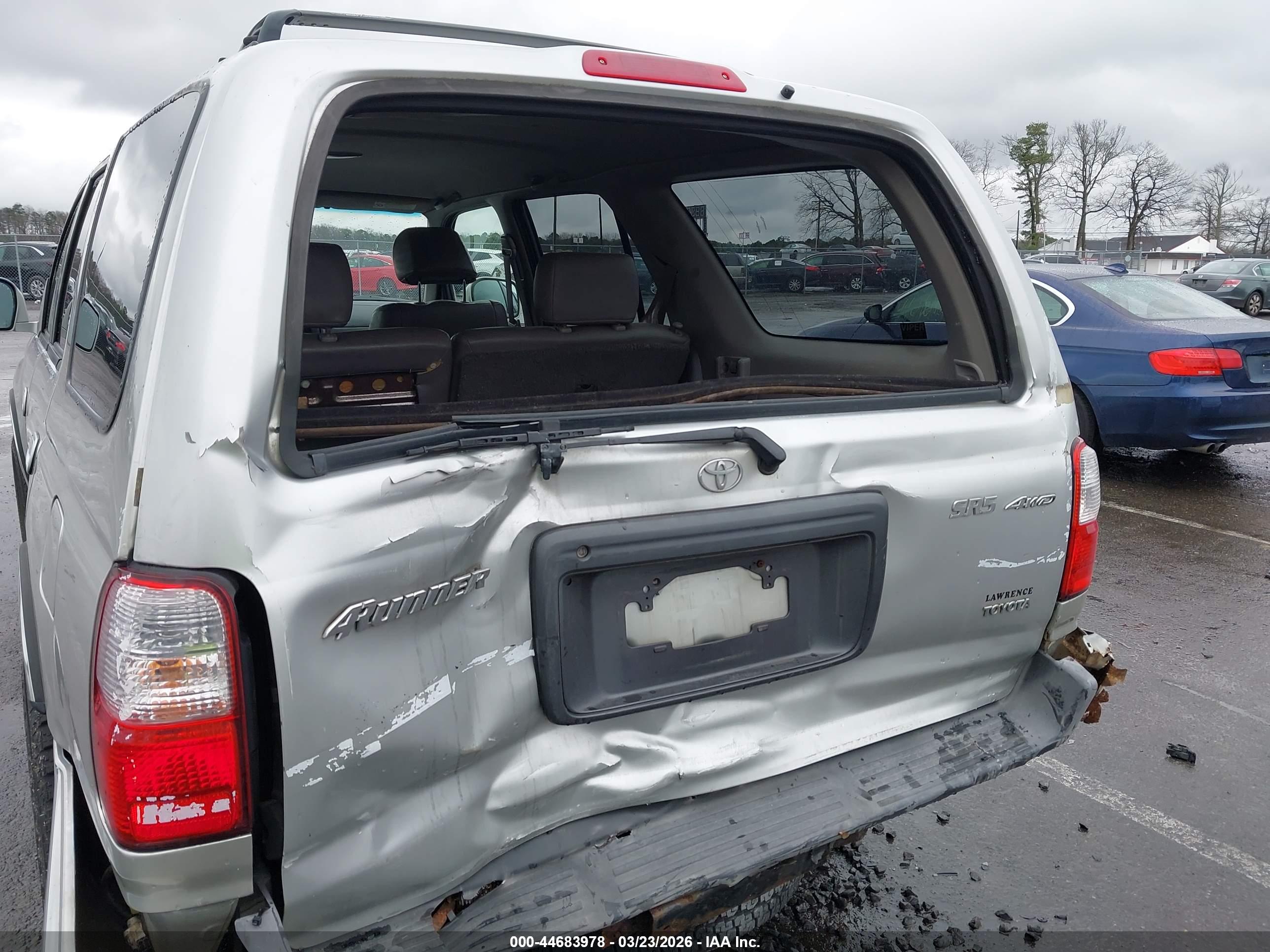 TOYOTA 4RUNNER image 6