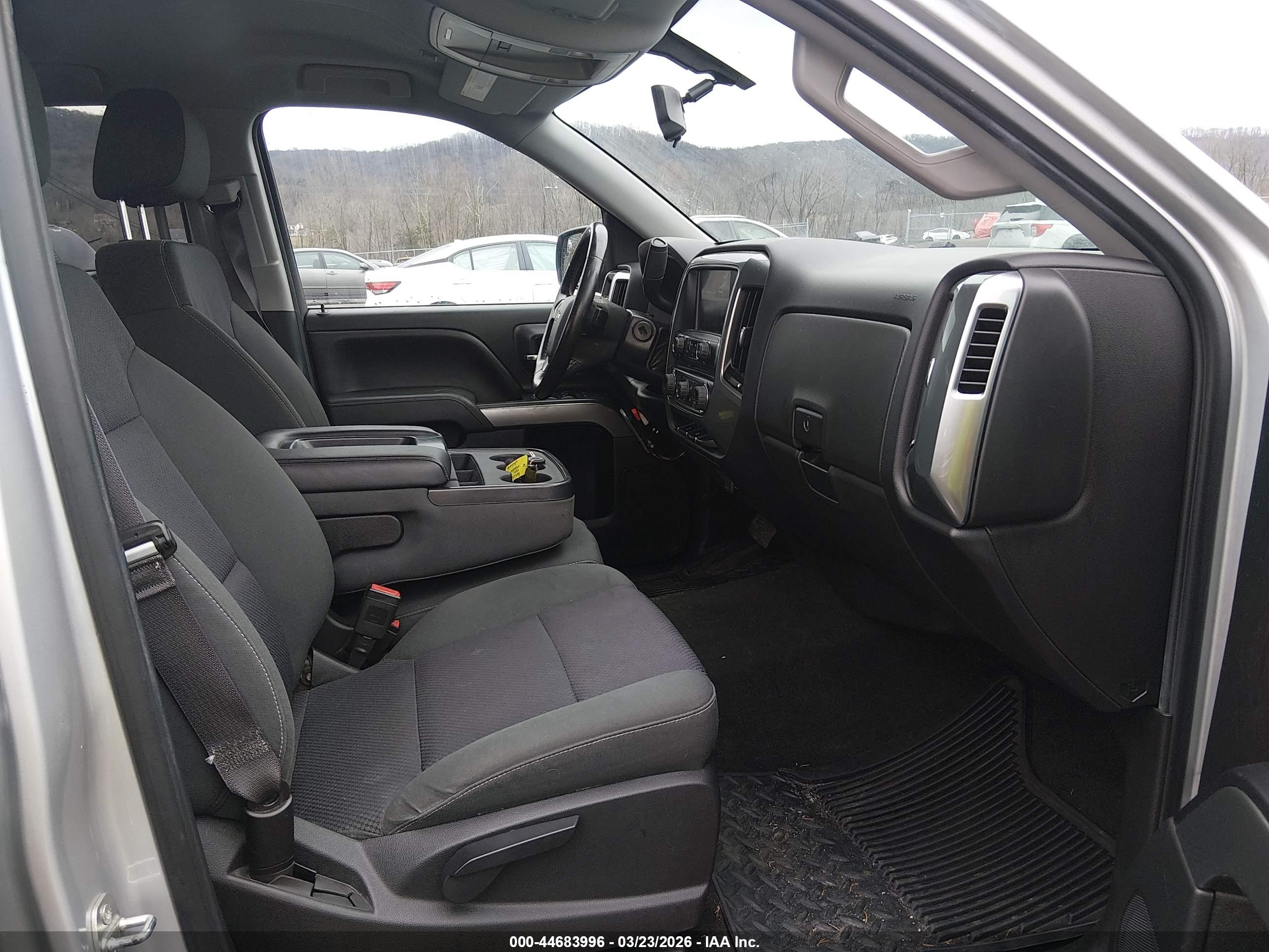 CHEVROLET SILVERADO image 5
