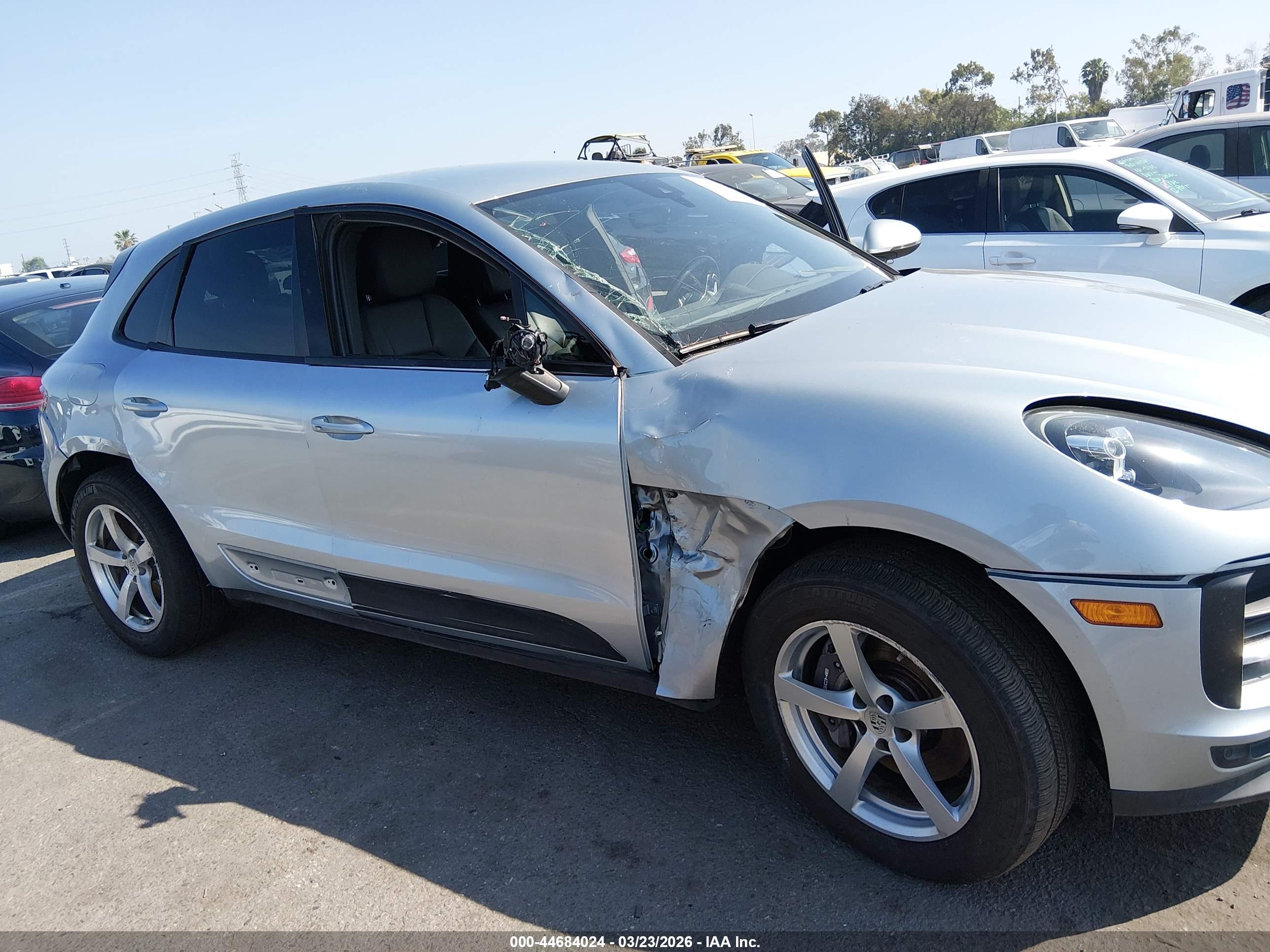 PORSCHE MACAN image 6