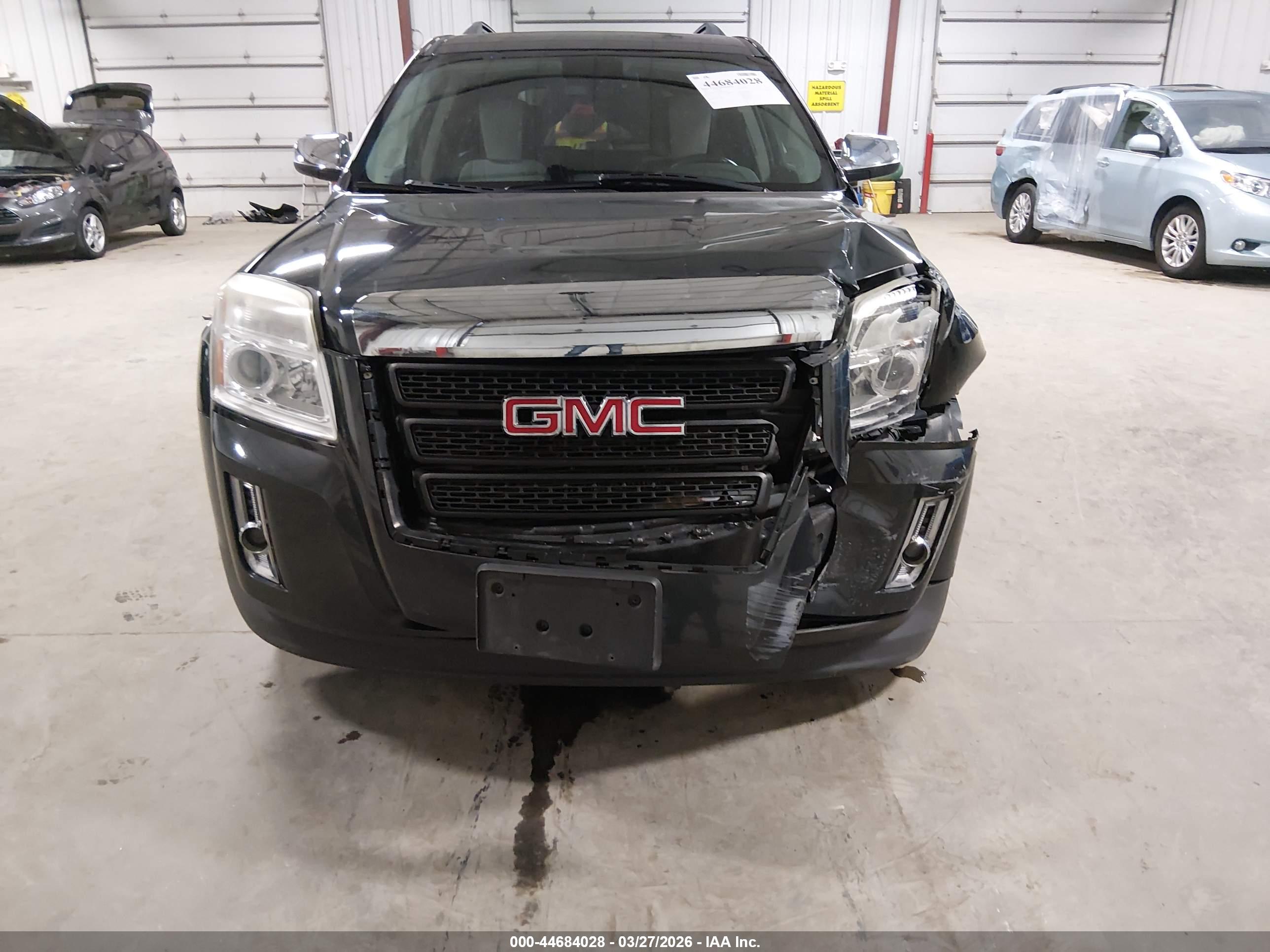 GMC TERRAIN image 6