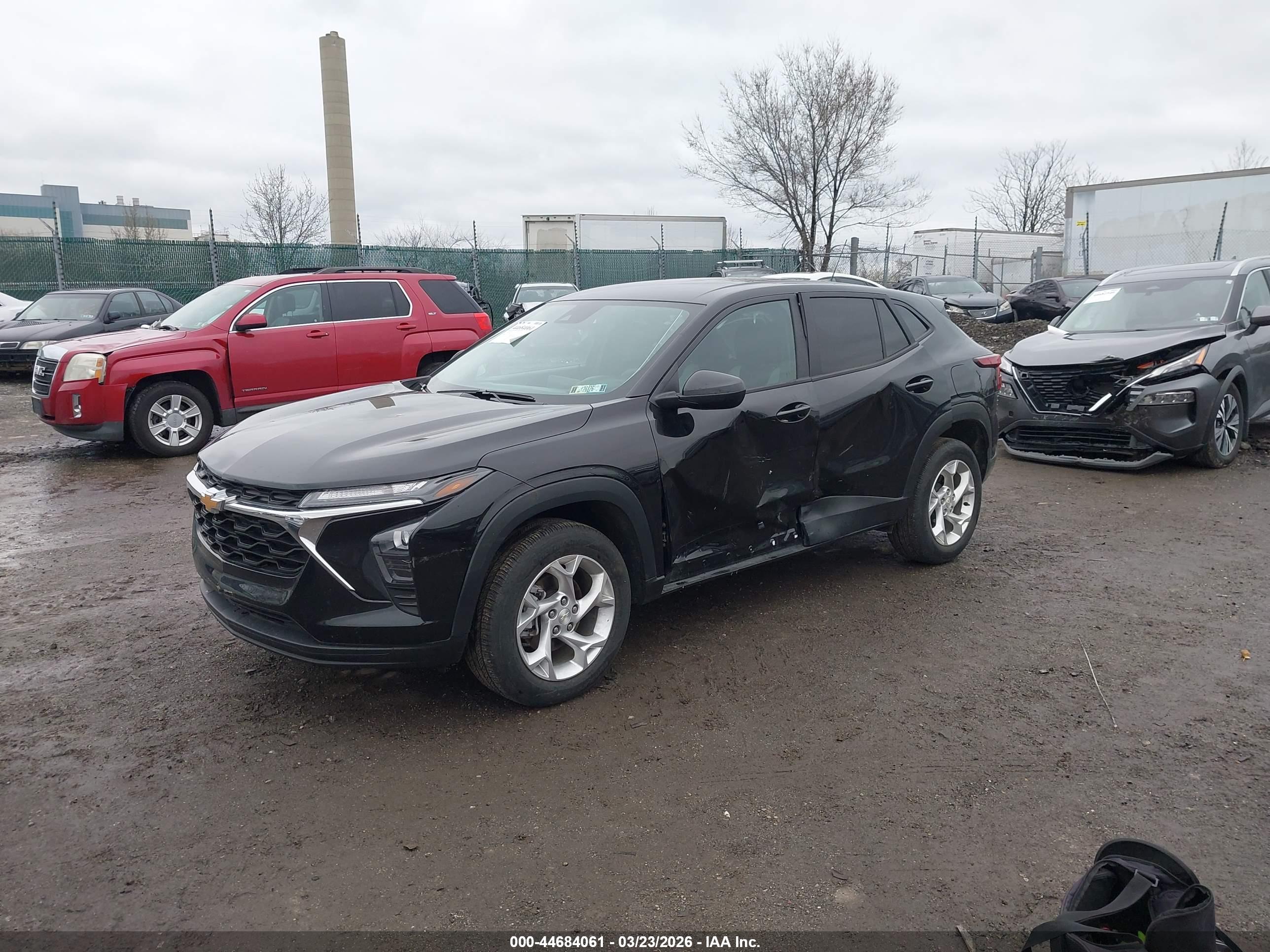 CHEVROLET TRAX image 2