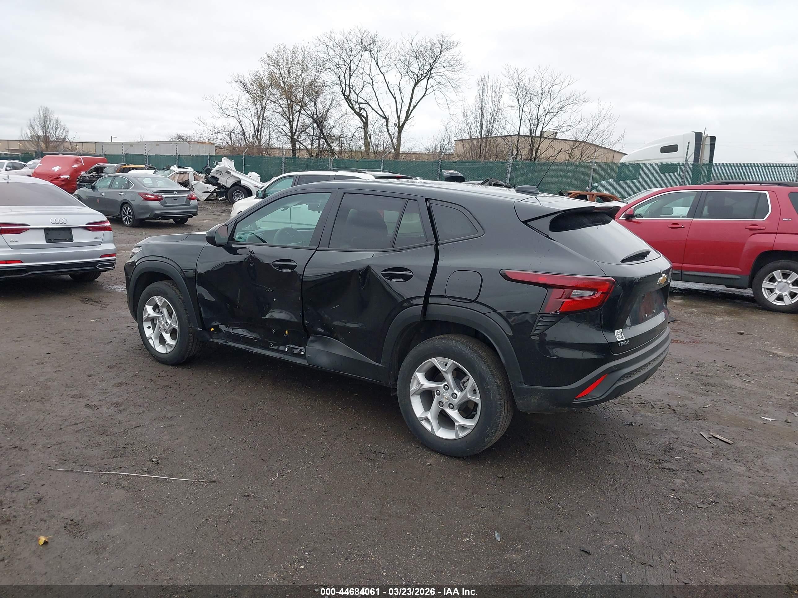CHEVROLET TRAX image 3