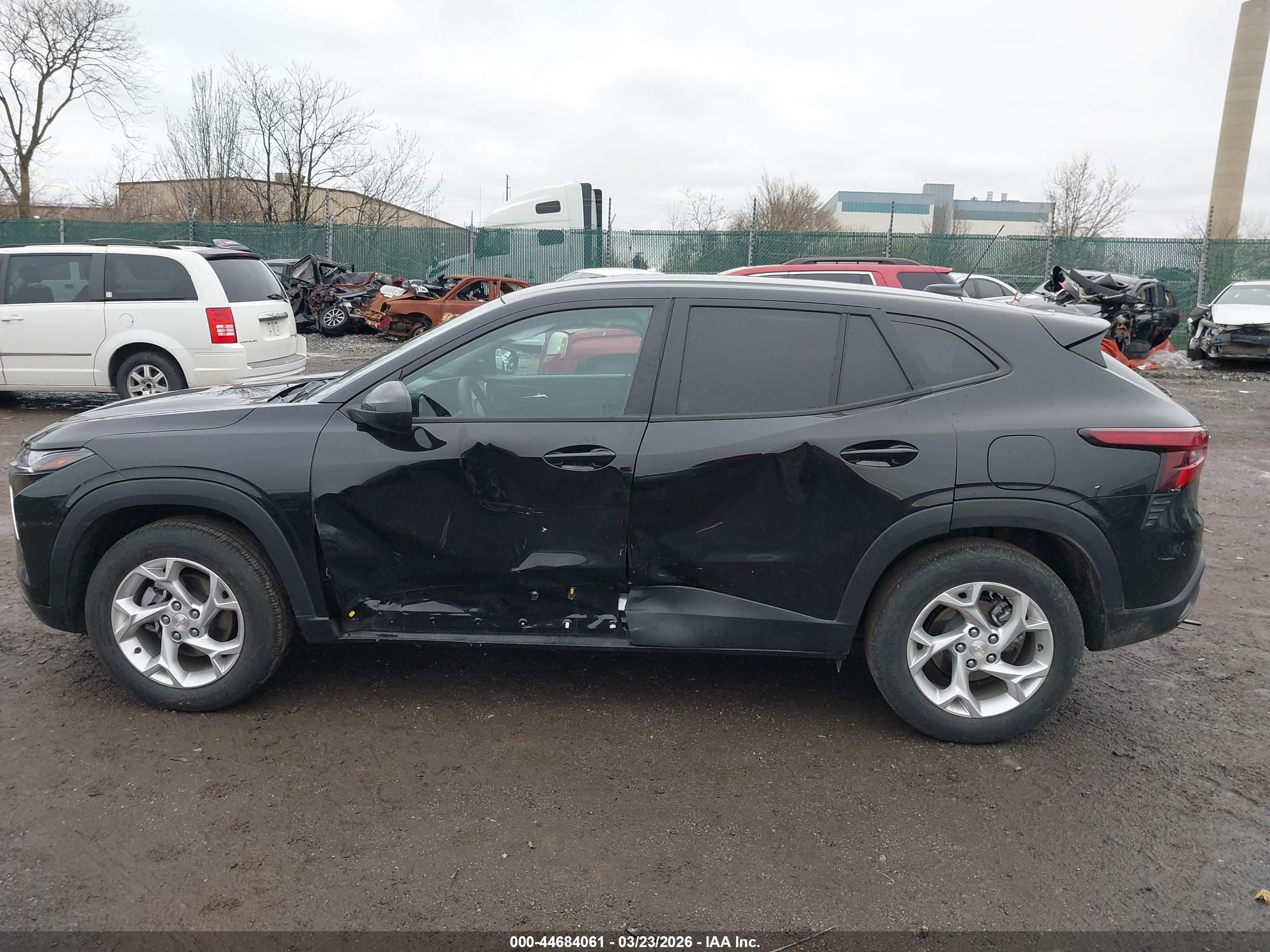 CHEVROLET TRAX image 6