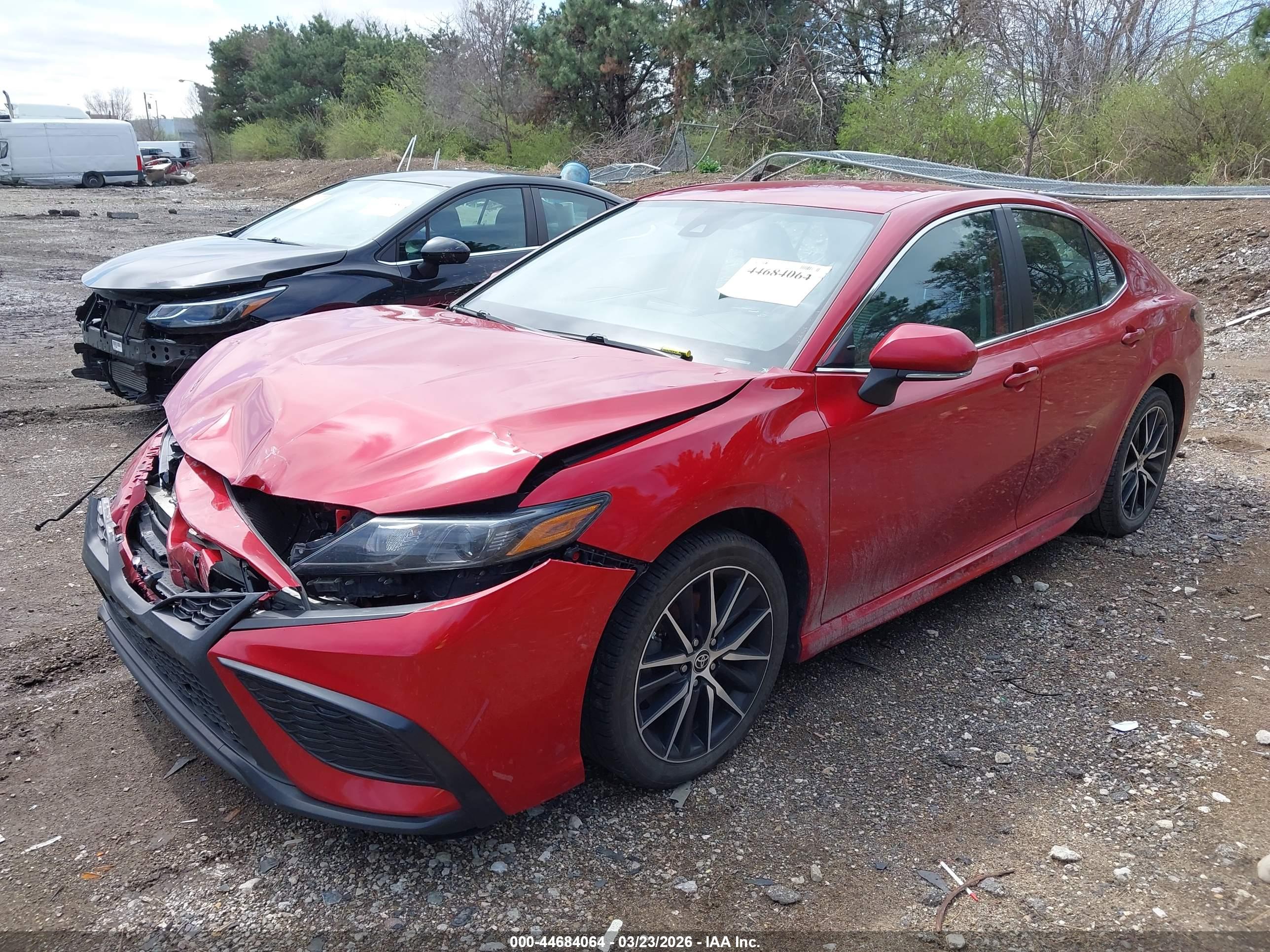 TOYOTA CAMRY image 2