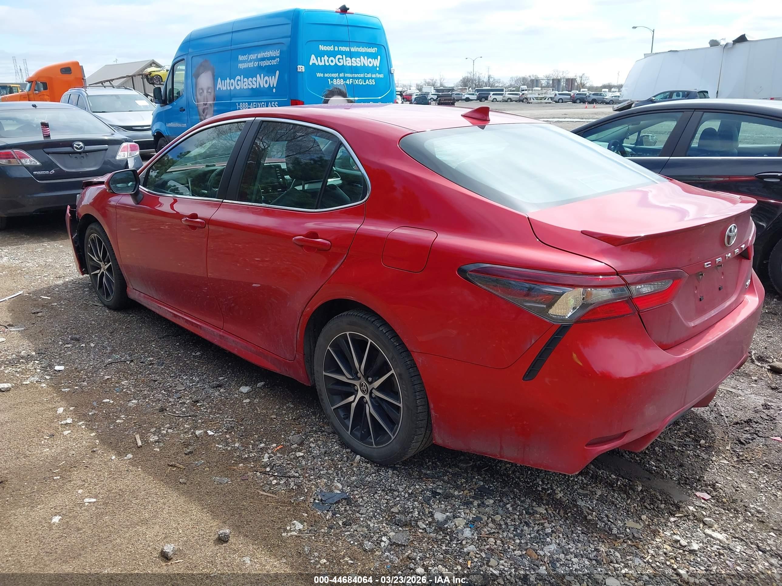 TOYOTA CAMRY image 3