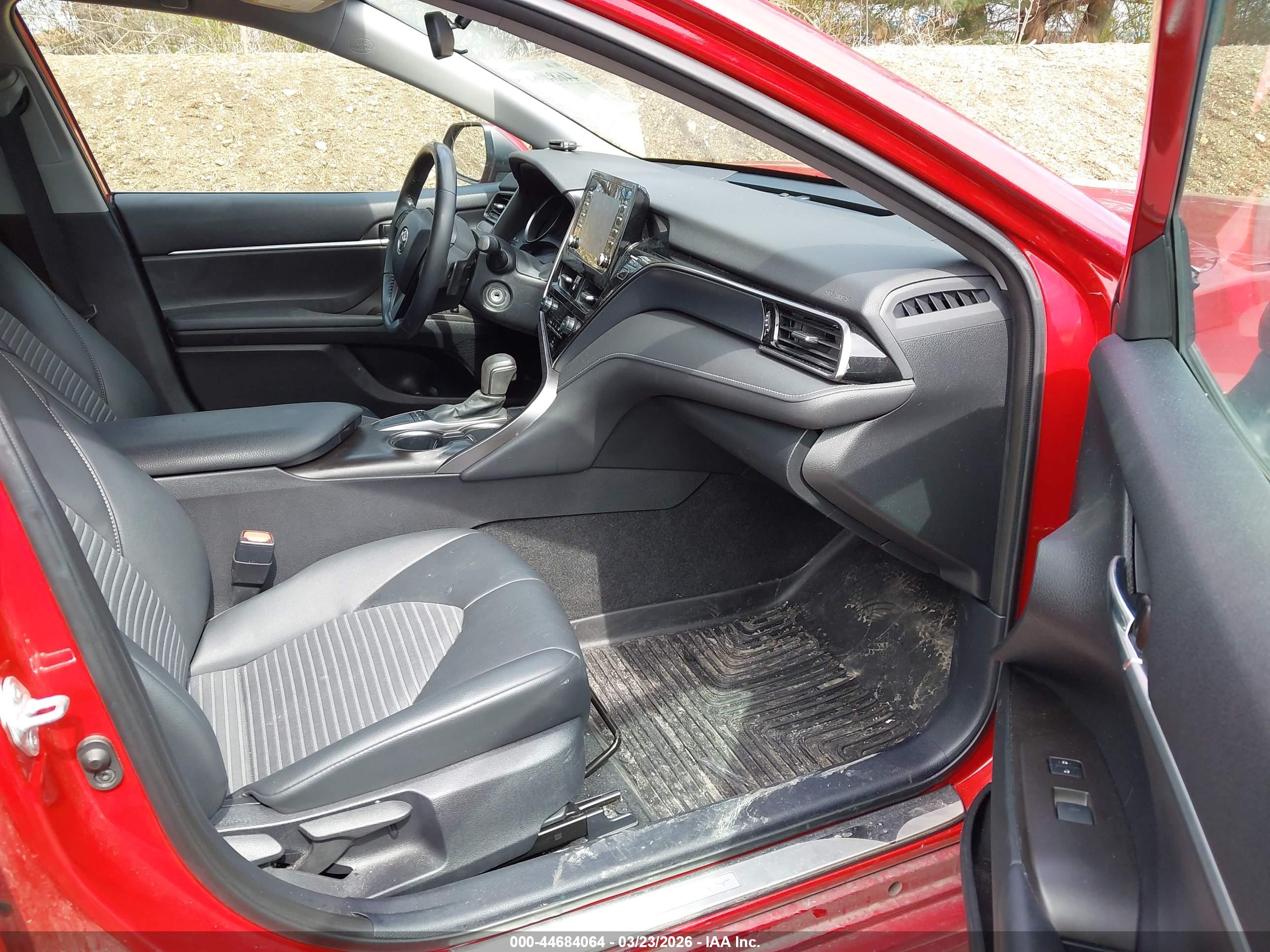 TOYOTA CAMRY image 5