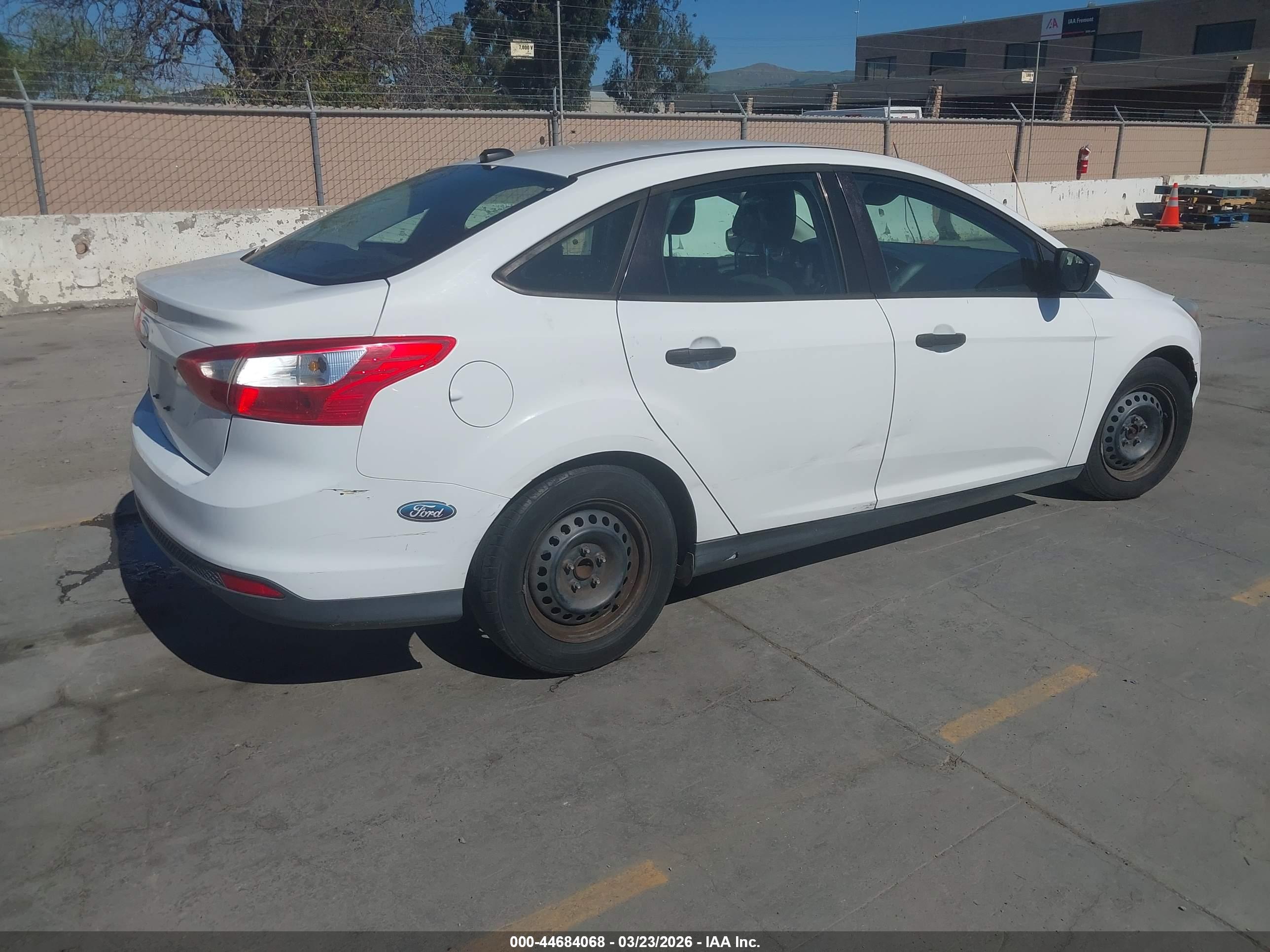 FORD FOCUS image 4