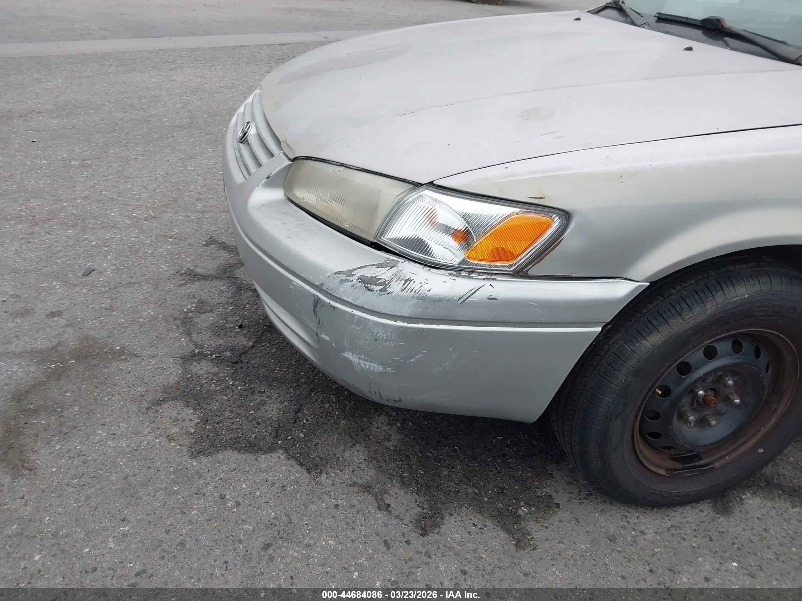 TOYOTA CAMRY image 6
