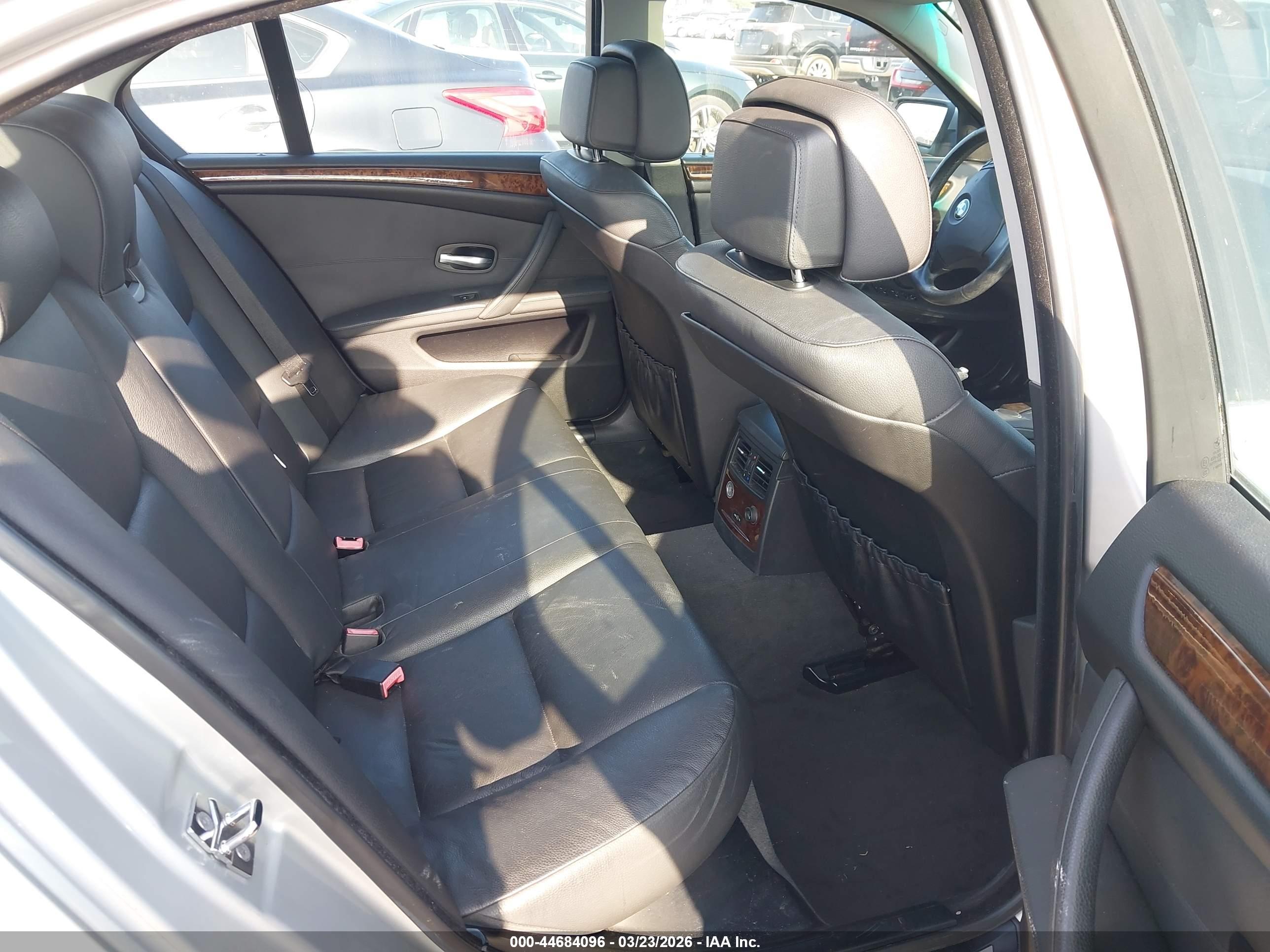 BMW 535XI image 8