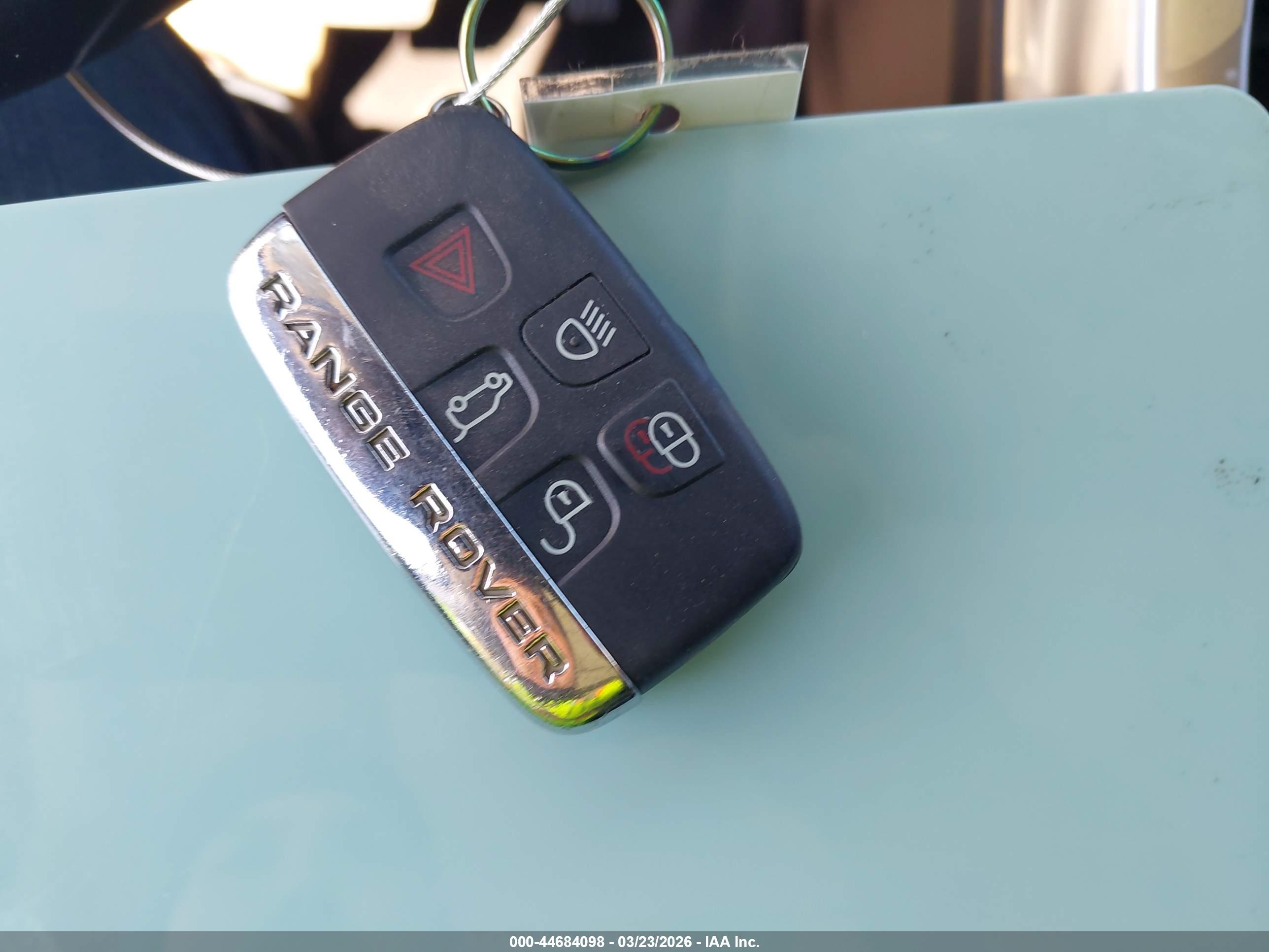 LAND ROVER image 11