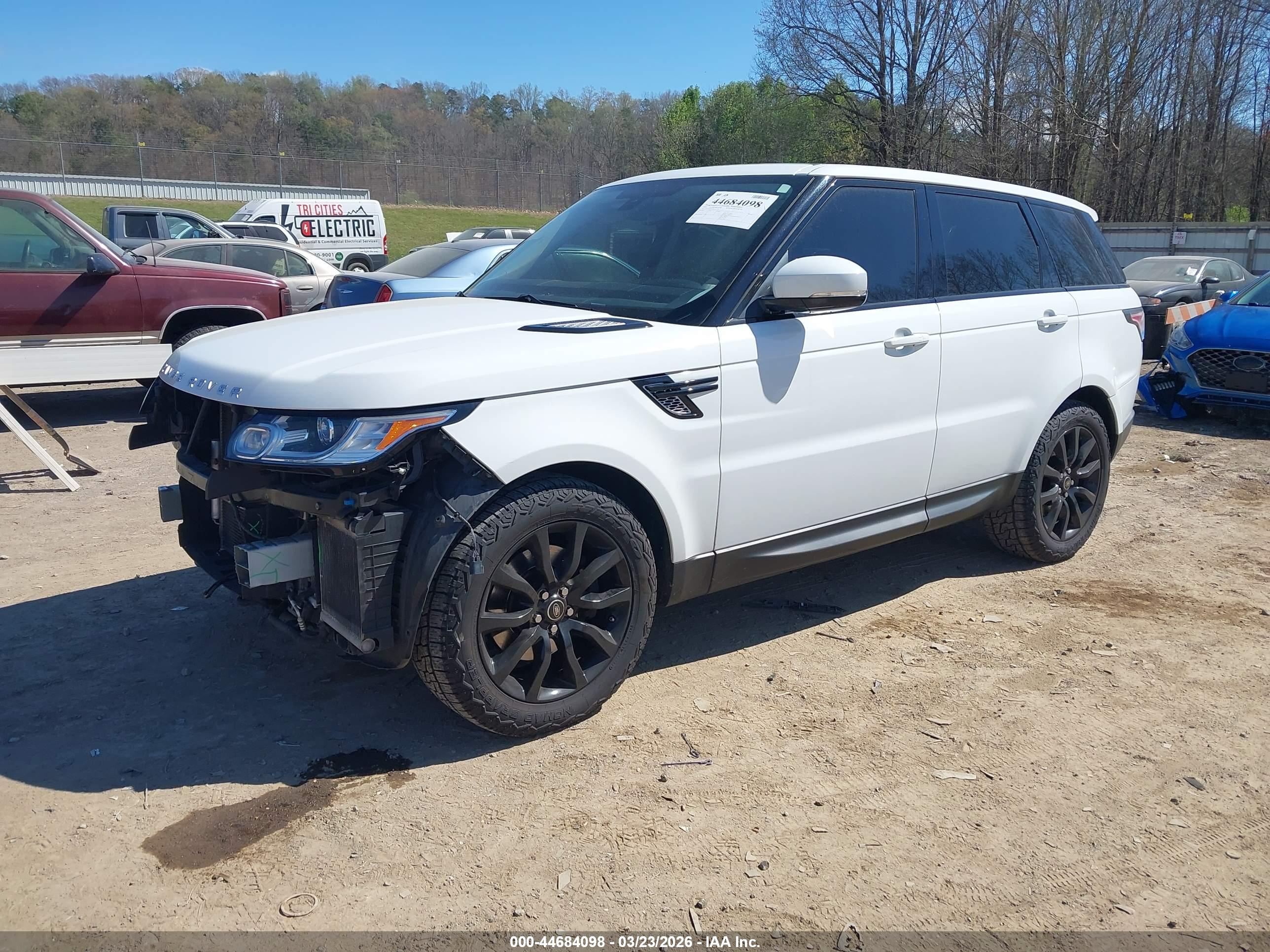 LAND ROVER image 2