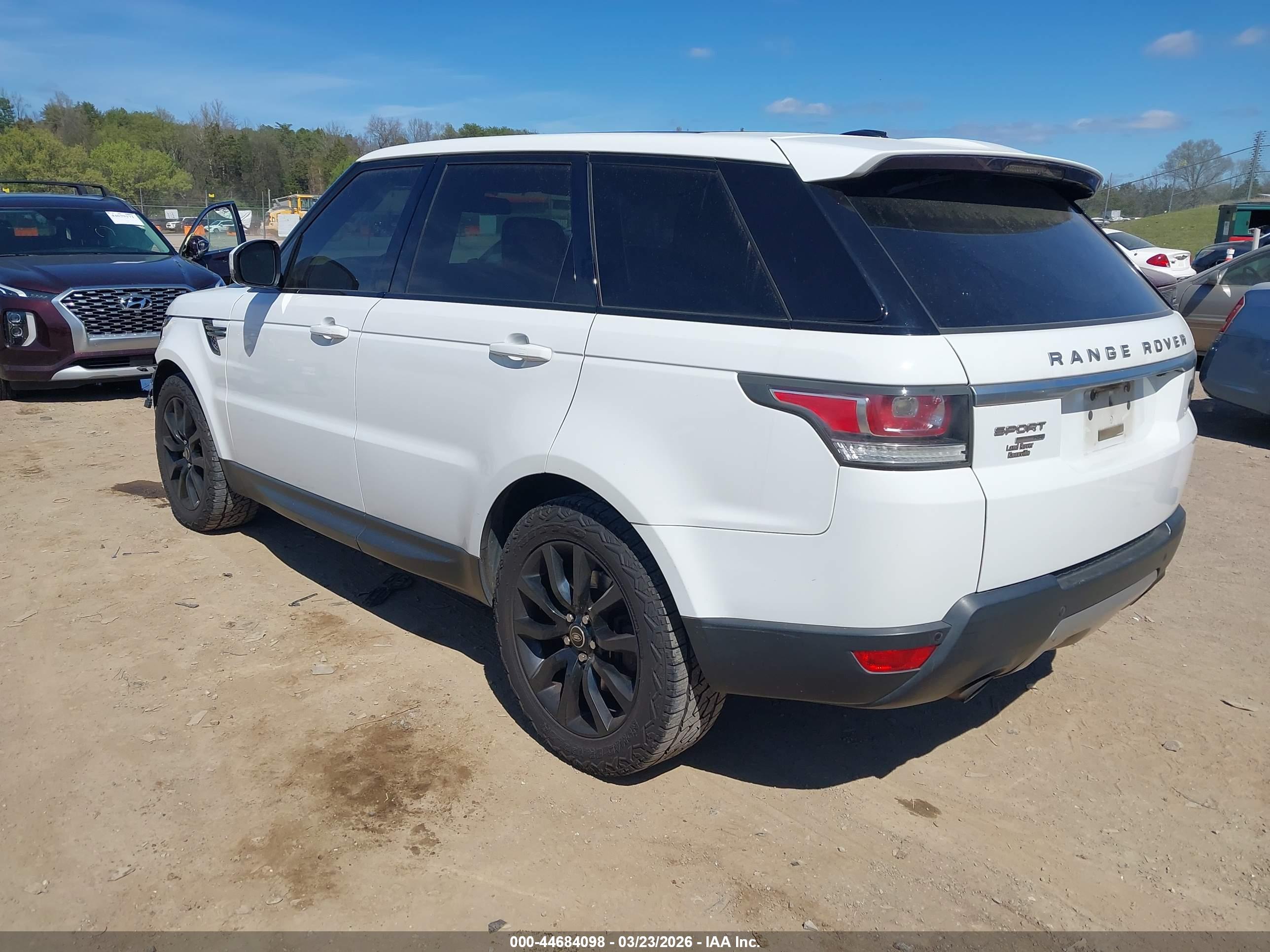 LAND ROVER image 3