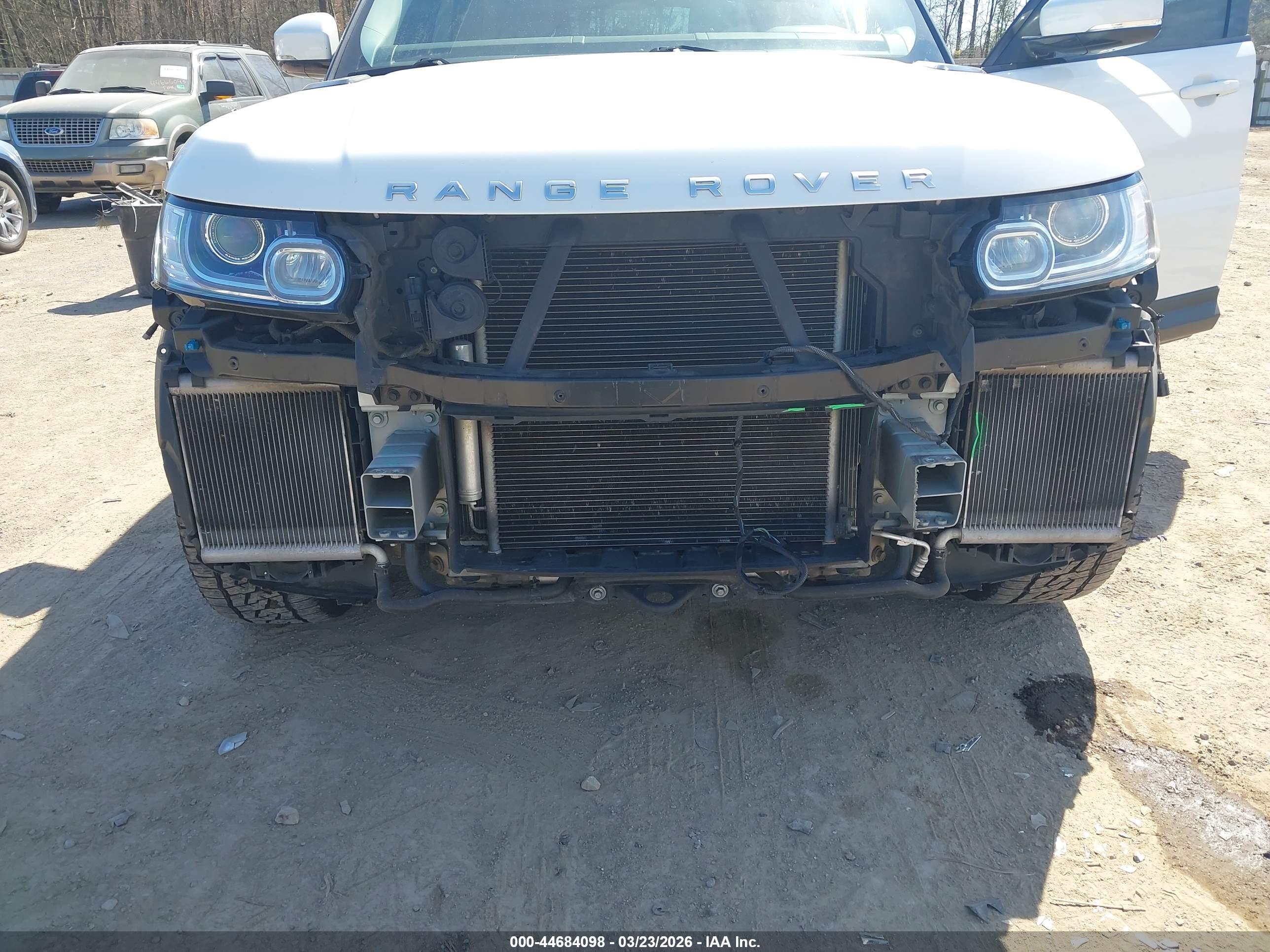 LAND ROVER image 6