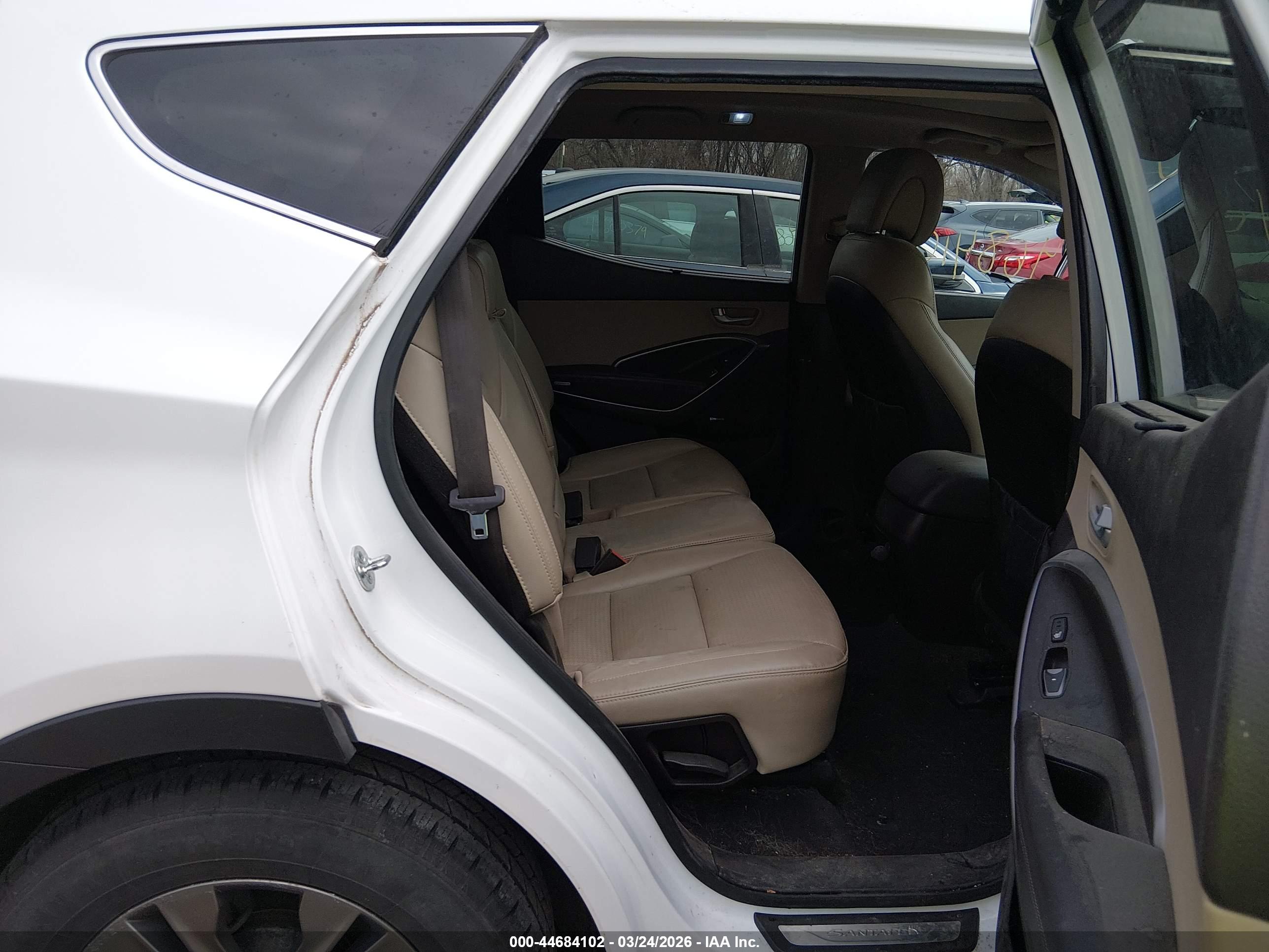 HYUNDAI SANTA image 8