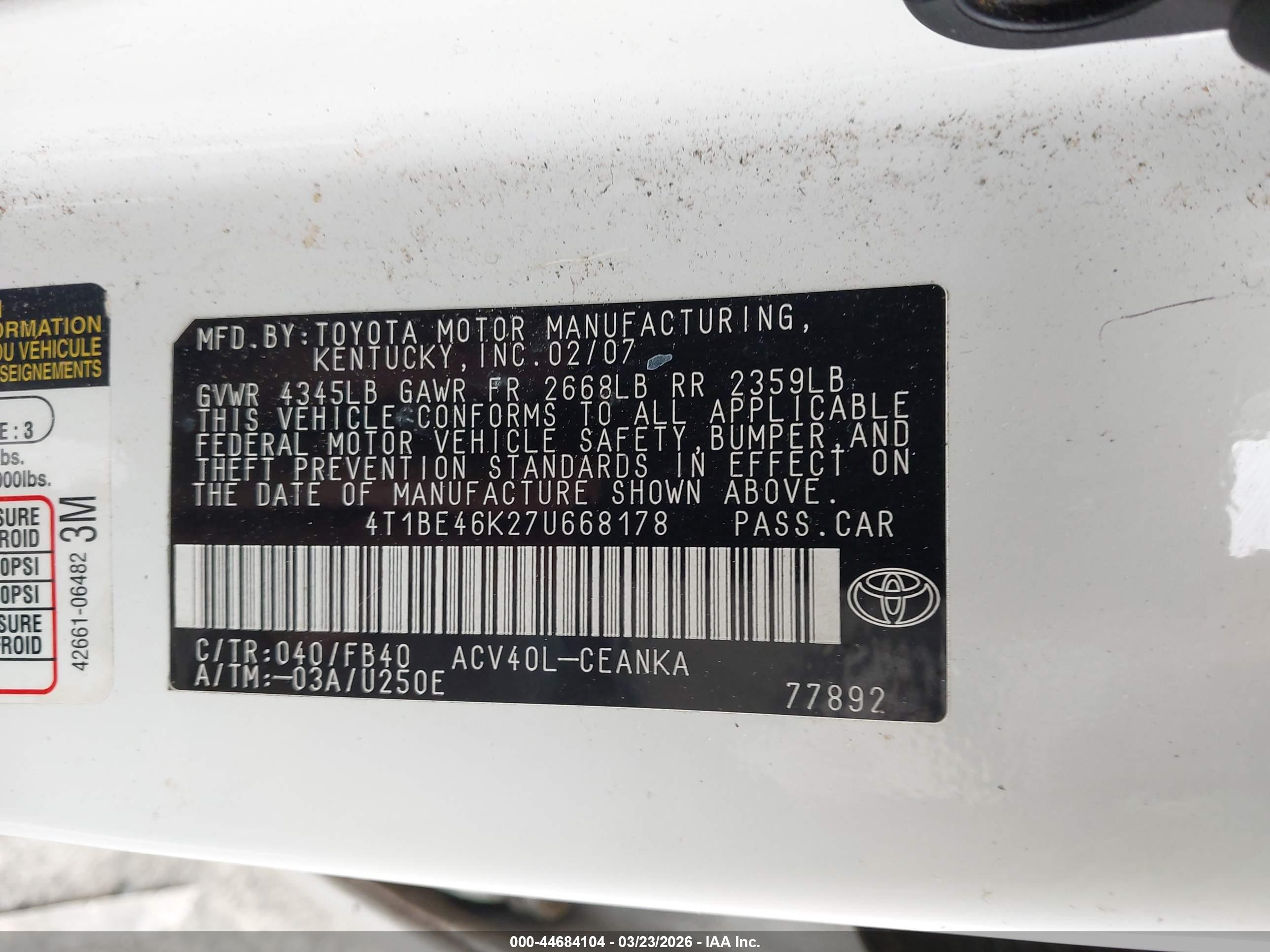 TOYOTA CAMRY image 9