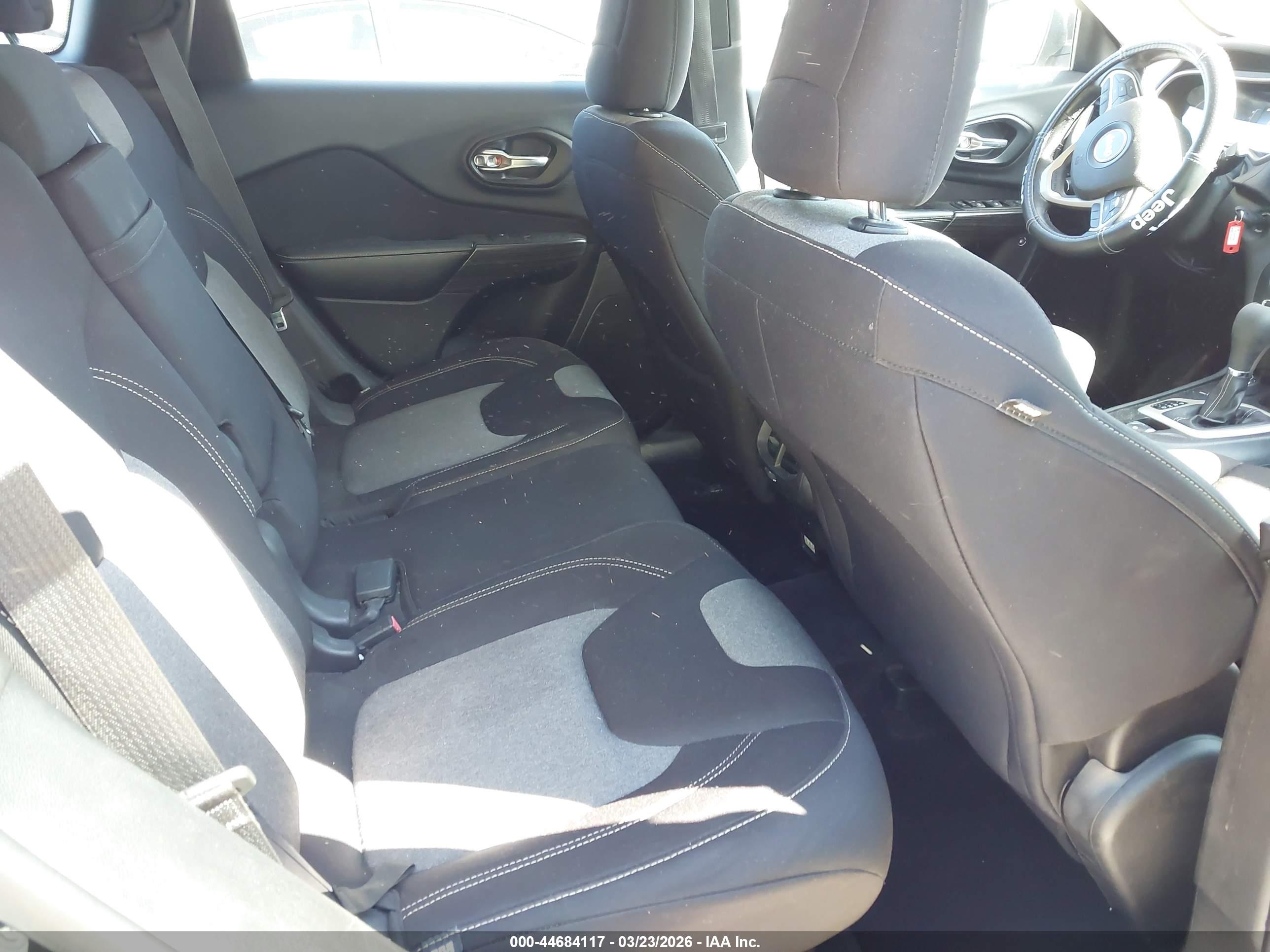 JEEP CHEROKEE image 8