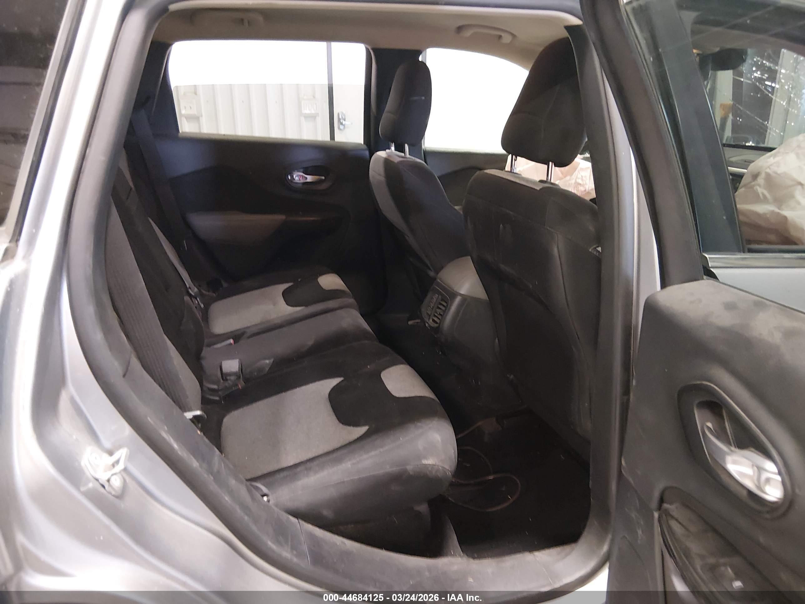 JEEP CHEROKEE image 8