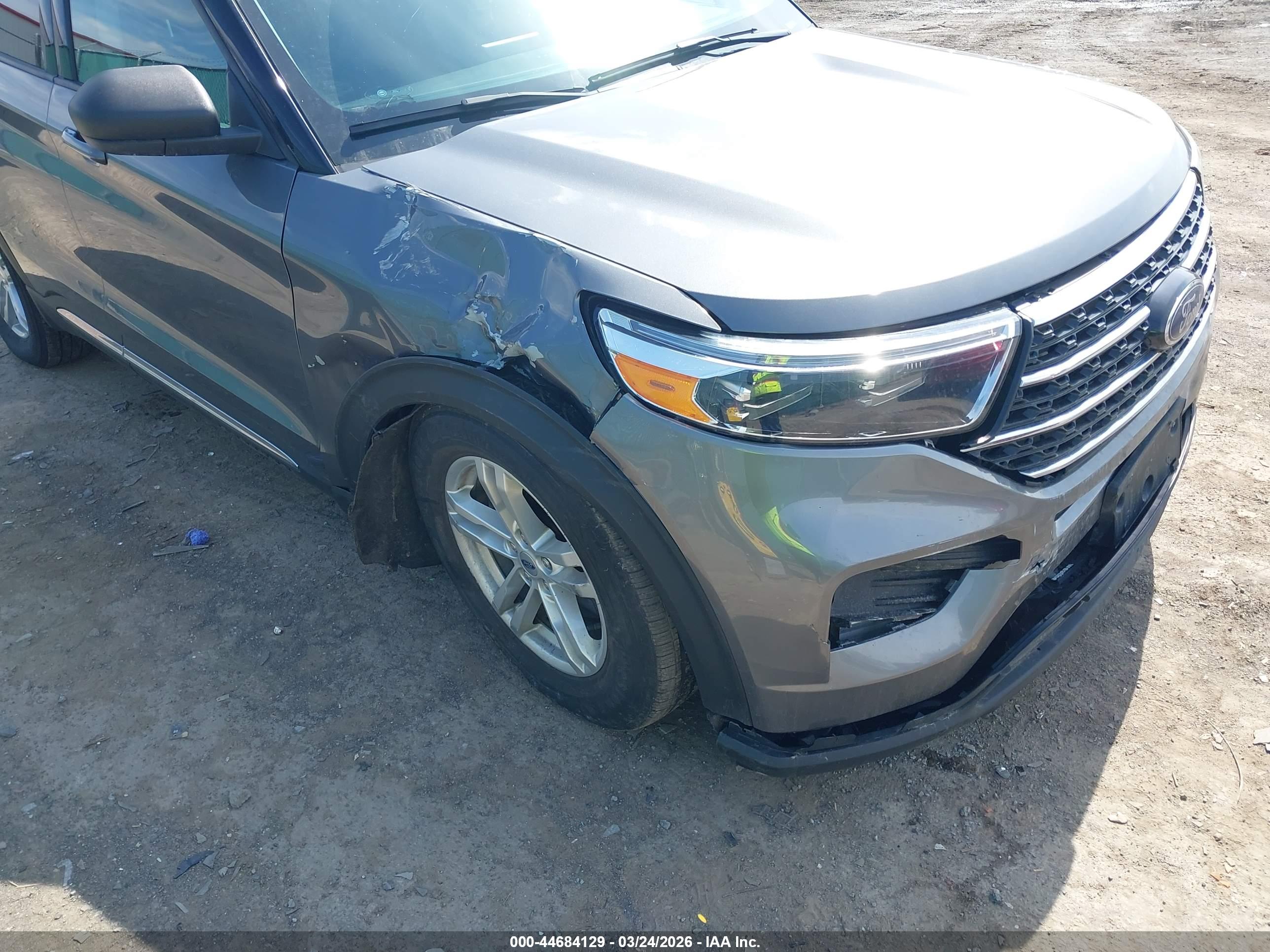 FORD EXPLORER image 6