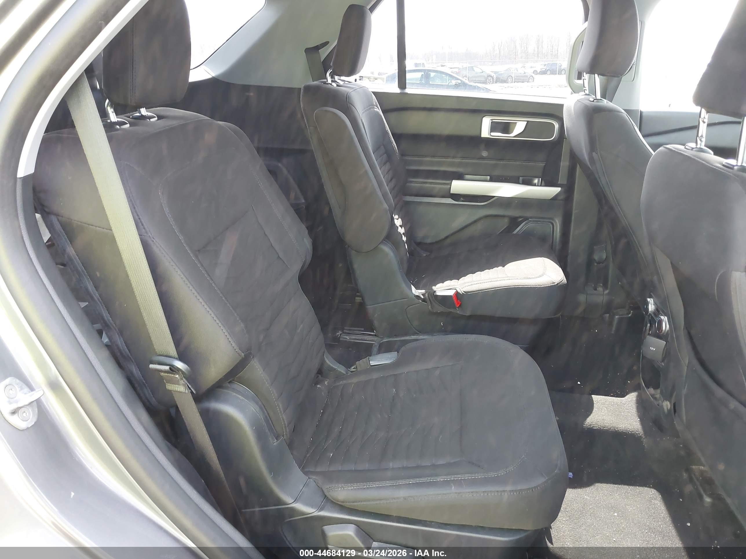 FORD EXPLORER image 8