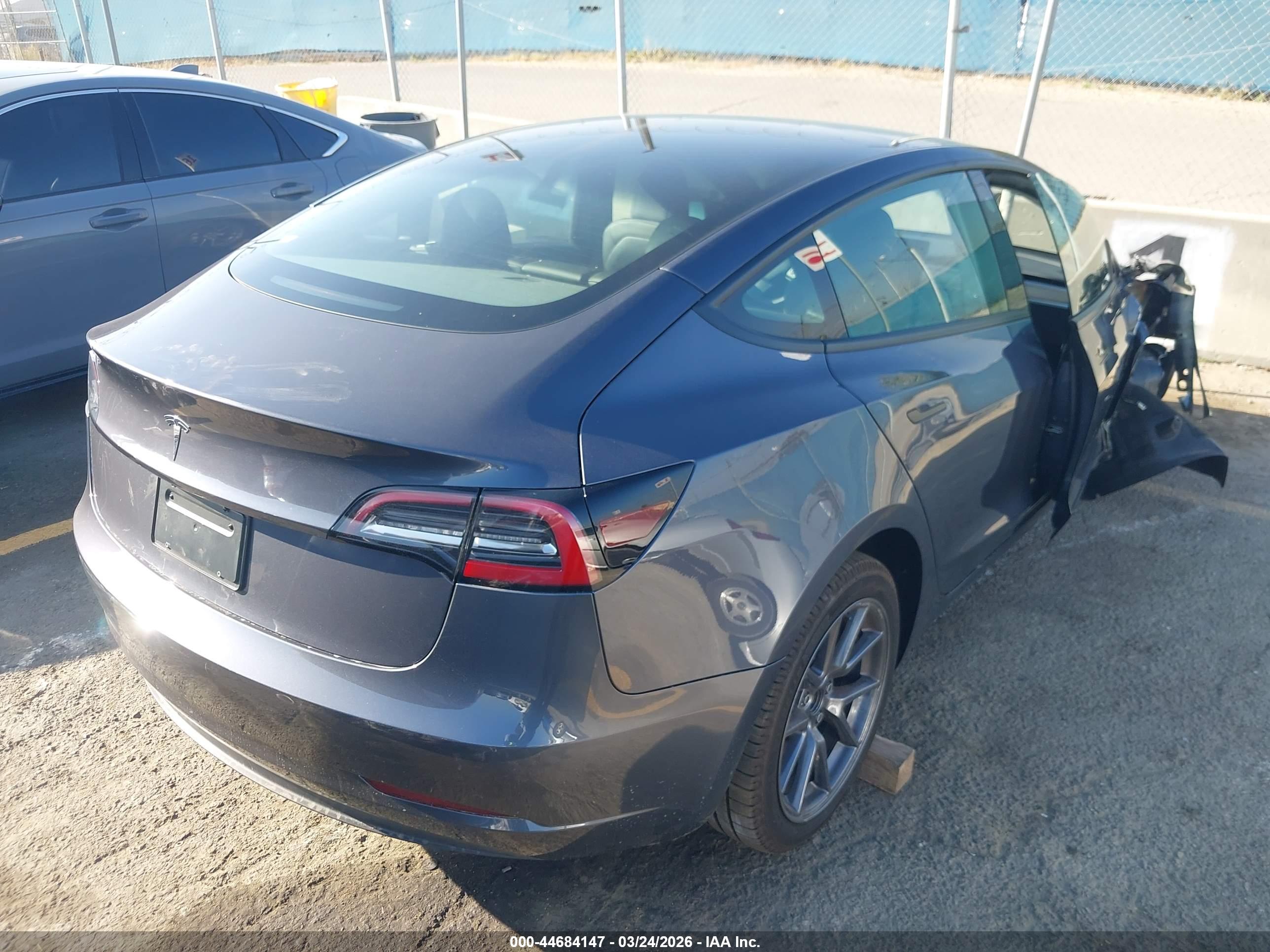 TESLA MODEL image 4