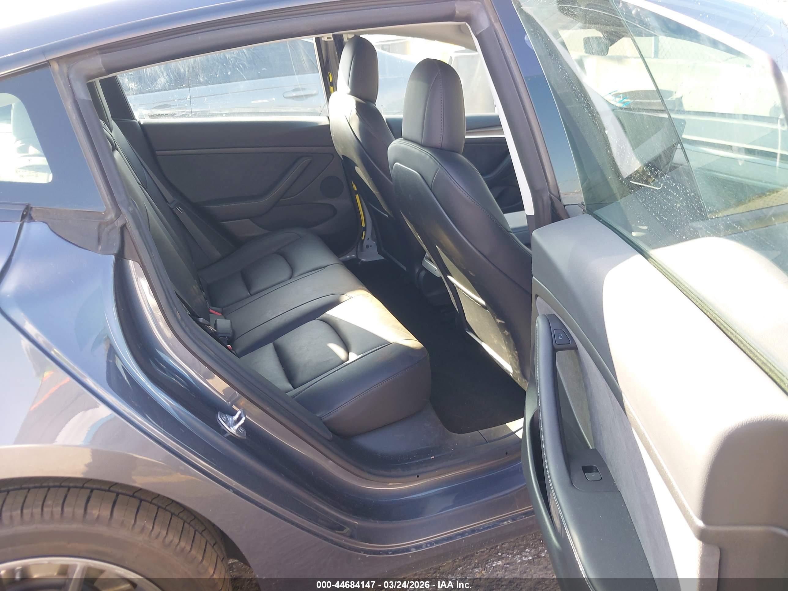 TESLA MODEL image 8