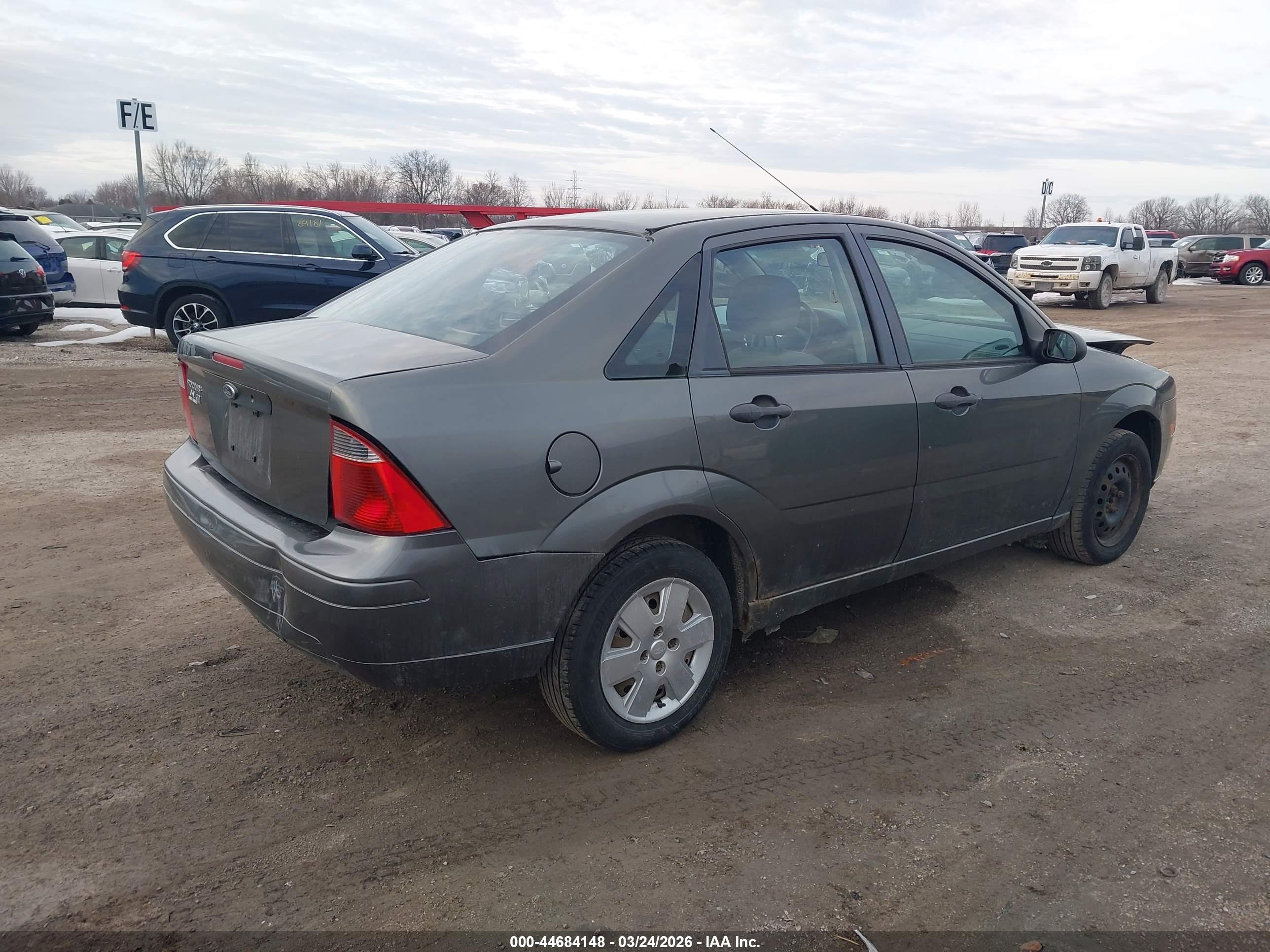 FORD FOCUS image 4