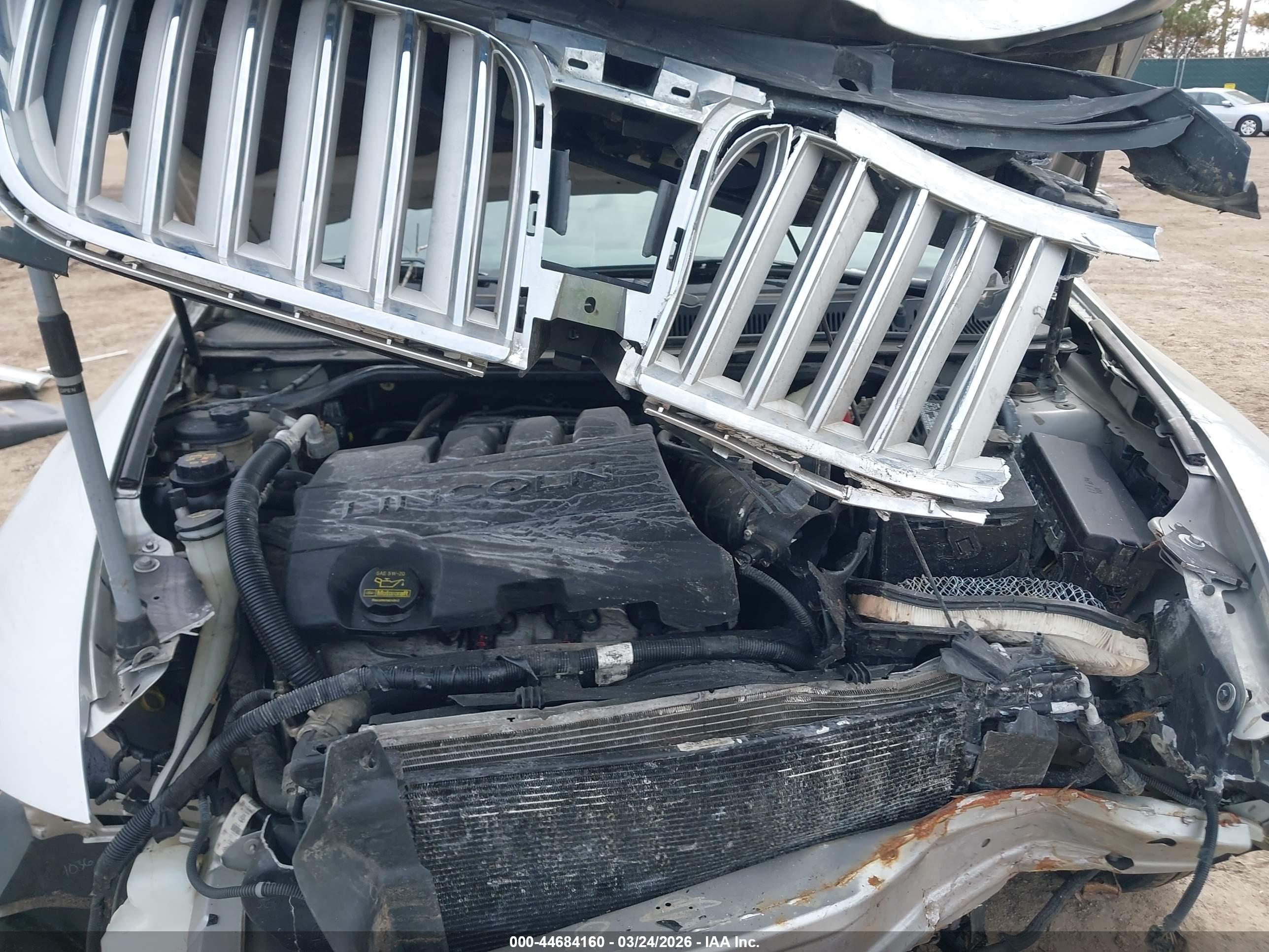 LINCOLN MKS image 10