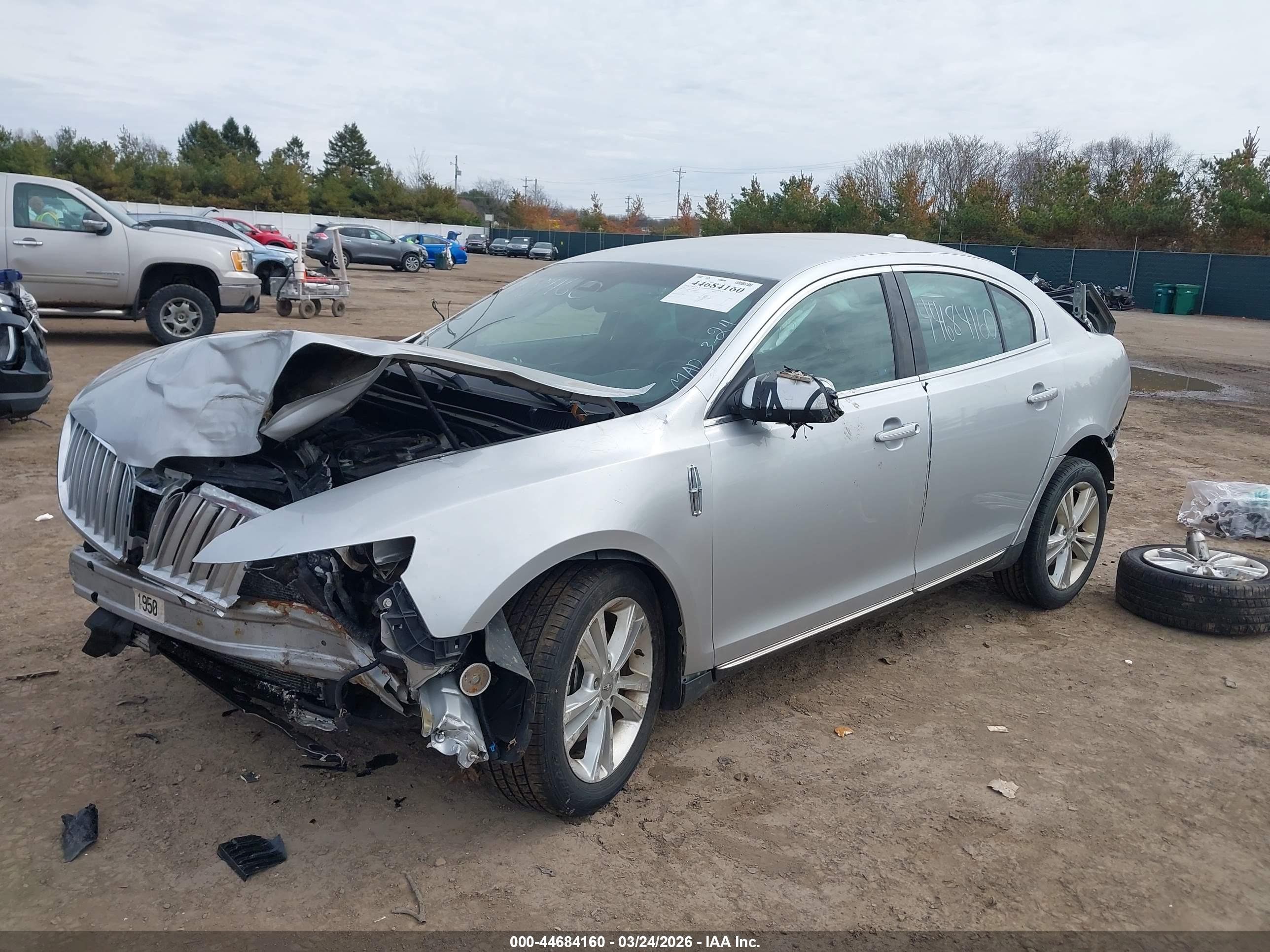 LINCOLN MKS image 2