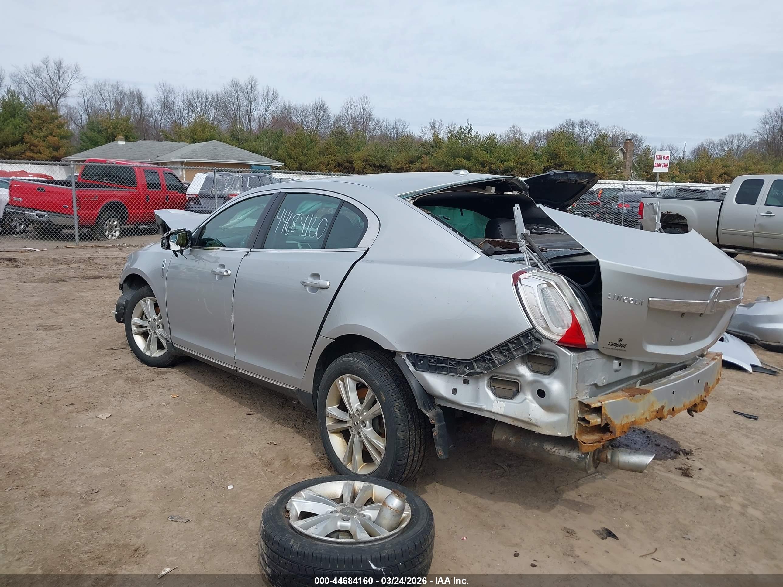 LINCOLN MKS image 3