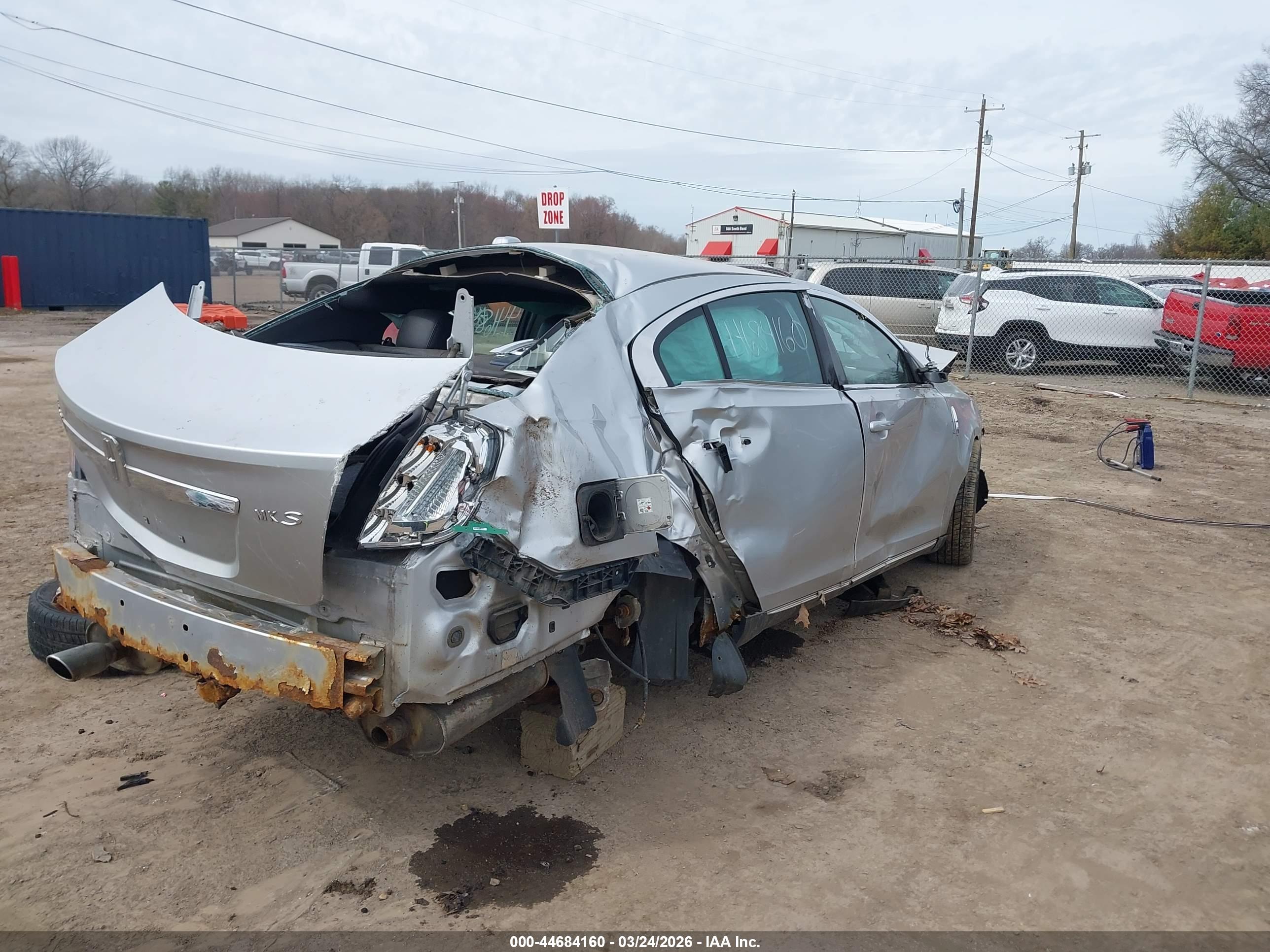 LINCOLN MKS image 4