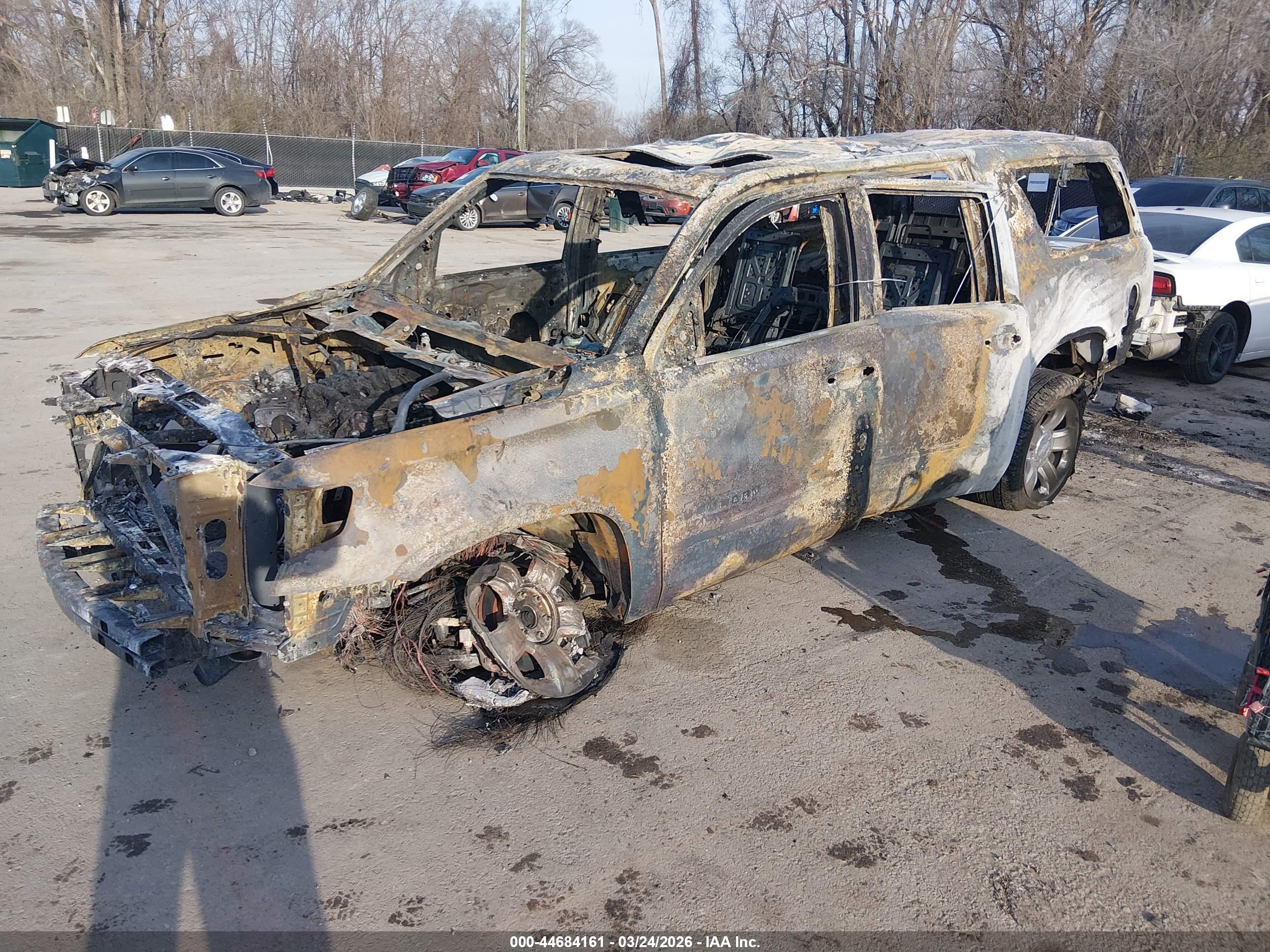 CHEVROLET SUBURBAN image 2