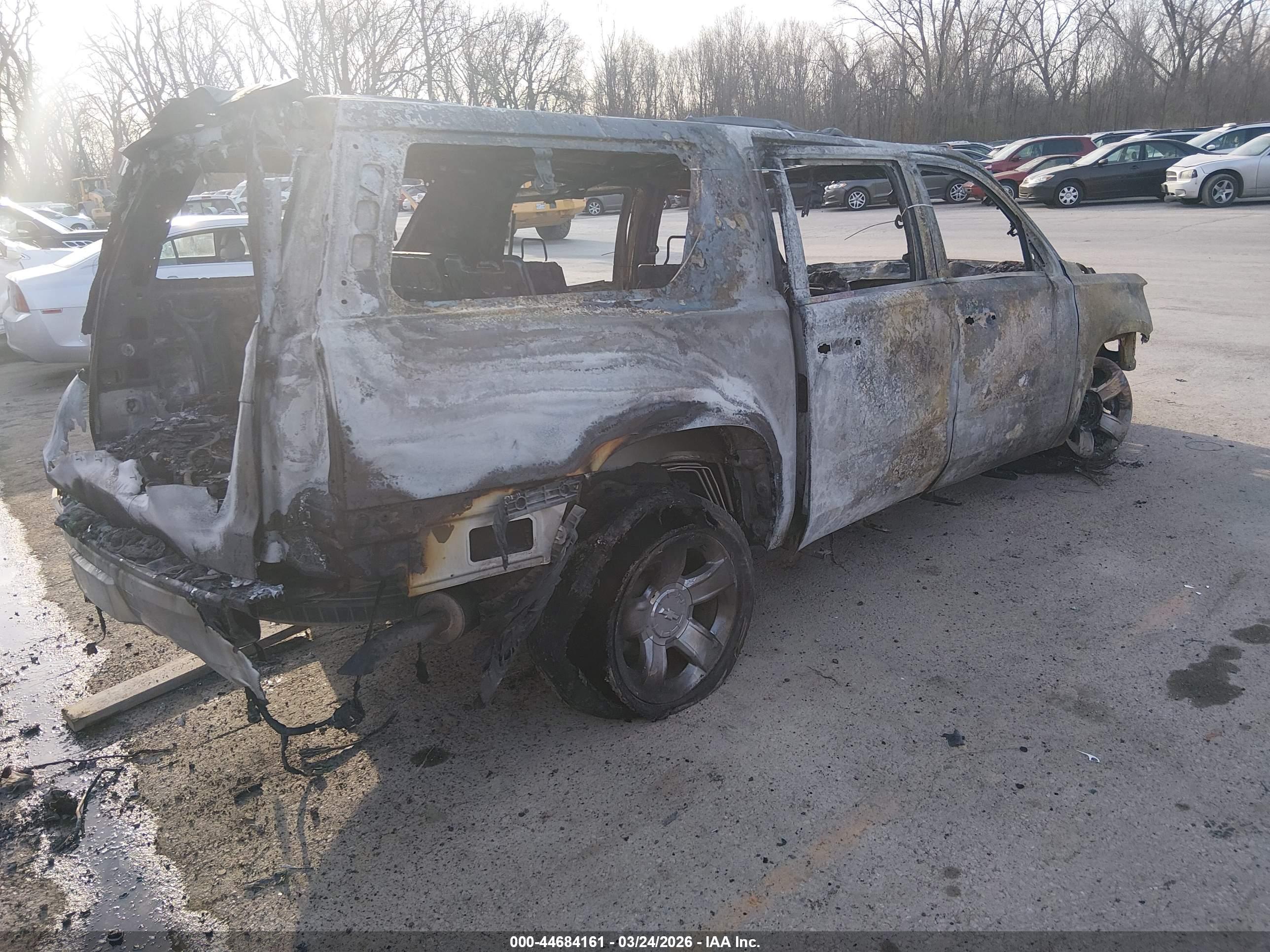 CHEVROLET SUBURBAN image 4